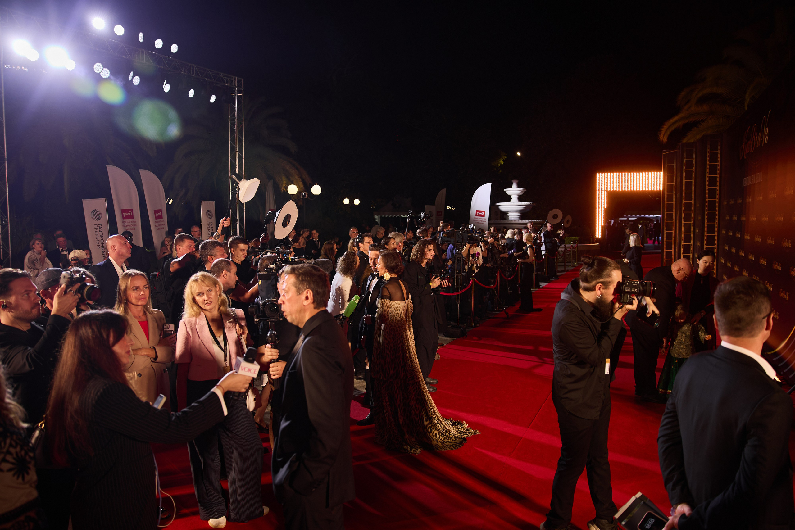 Фотосъемка репортажа кинофестиваля. Профессиональный фотограф в Сочи Виктория Джой. Обучение