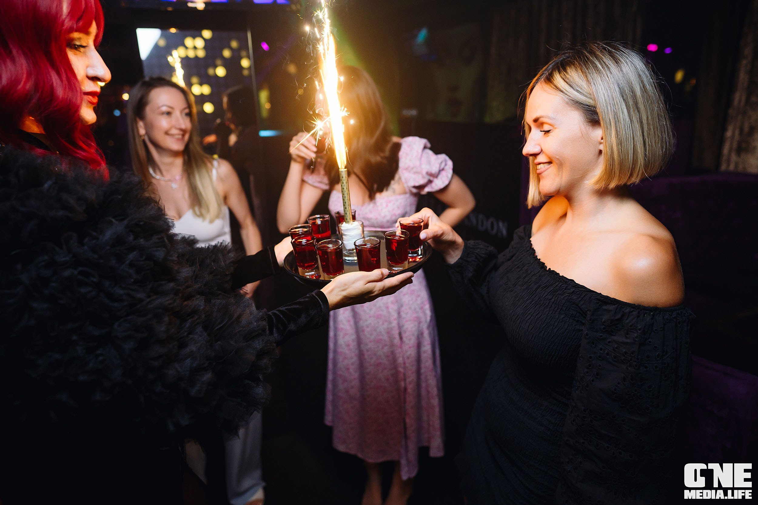 Фоторепортаж из караоке-клуба Эйфория. One Media Life: фоторепортажи, фотоотчеты с мероприятий и заведений