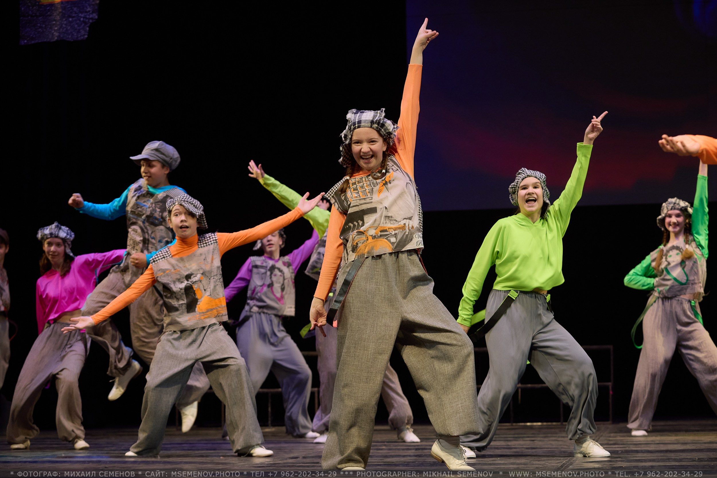 Концерт «Веселая семейка». Photographer for business Mikhail Semenov. Aqua photo studio, photo school