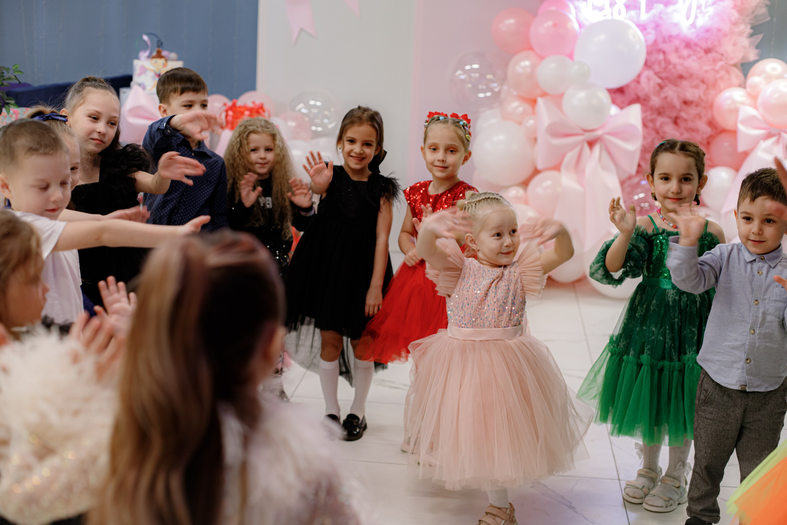 ASIA'S BIRTHDAY PARTY. Photokarish