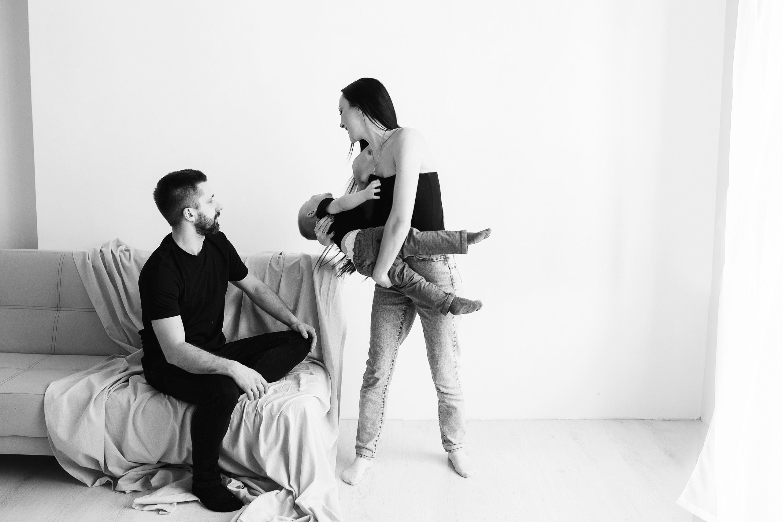 ЧБ серия. Фотограф новорожденных Оксана Полевская