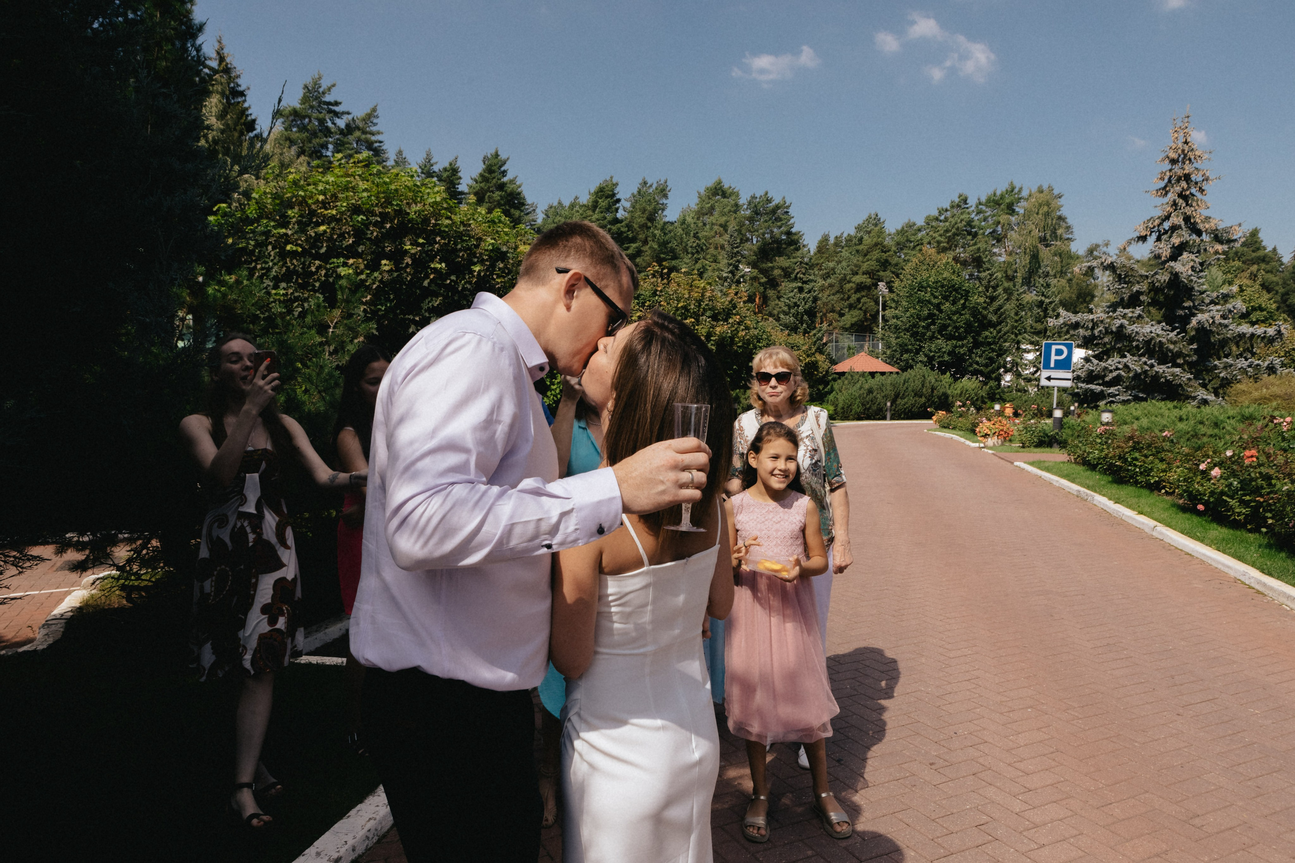 Лиза и Сережа. Роспись и тусовка в коттедже. Свадебный и портретный фотограф в Москве Анастасия Масюк