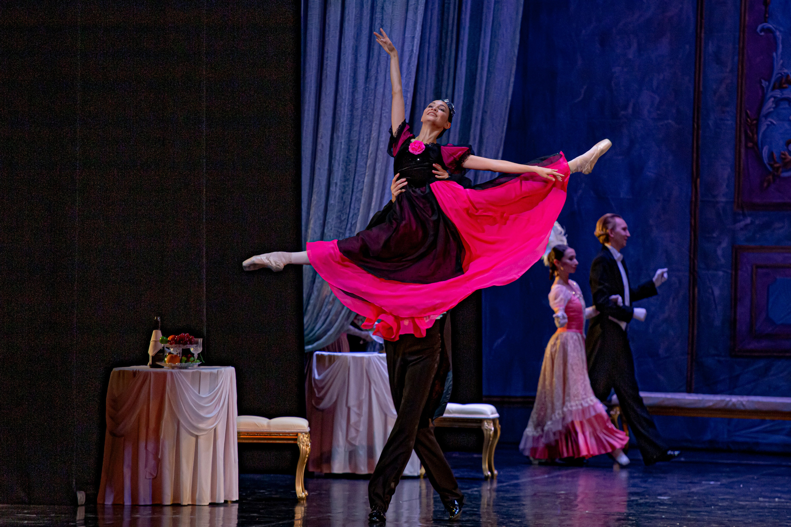 Анюта — спектакль — премьера на сцене Зимнего театра Марийского театра оперы и балета. Фотограф в Сочи Юрий Шептаев