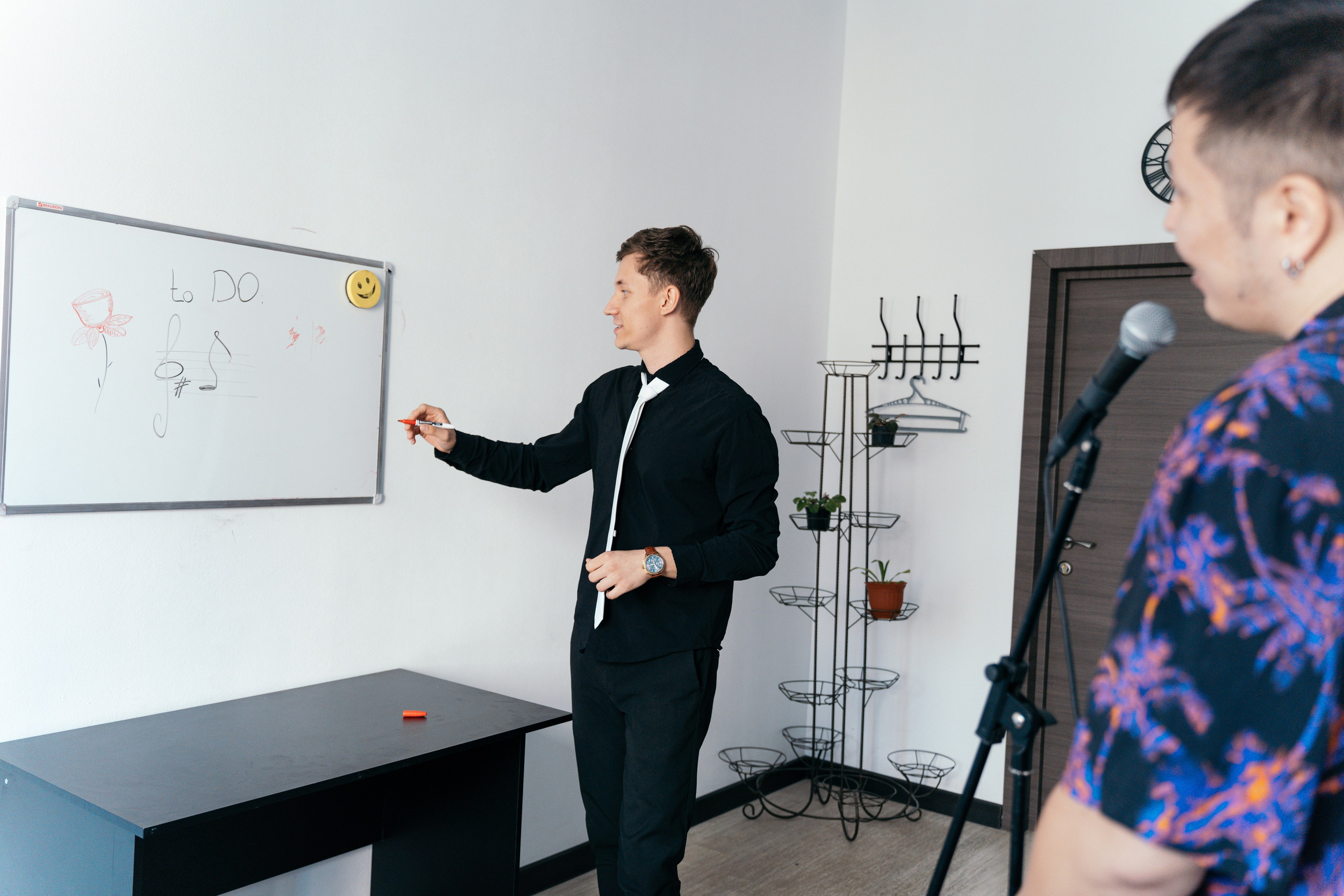 Hi Music. Я занимаюсь событийной, свадебной, товарной, студийной… фотографией