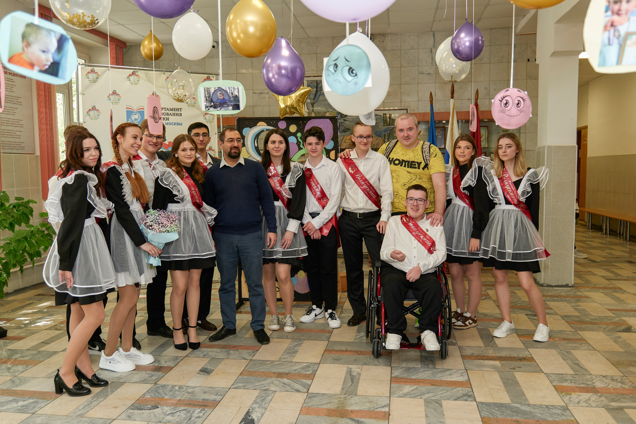 Последний звонок школа 1413. Детский и семейный фотограф г. Москва Оксана Катаджи