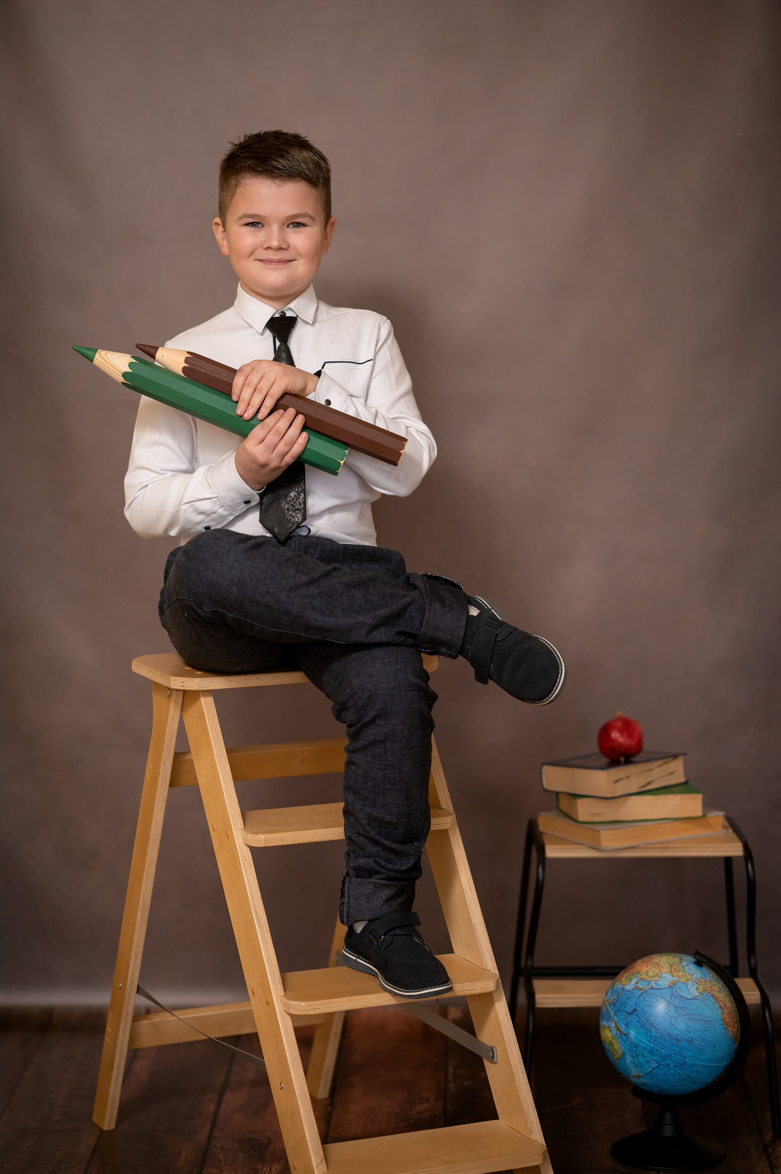 Школьный фотоальбом для младших классов. Фотограф новорождённых, семейный, школьный в городе Калуге Евгения