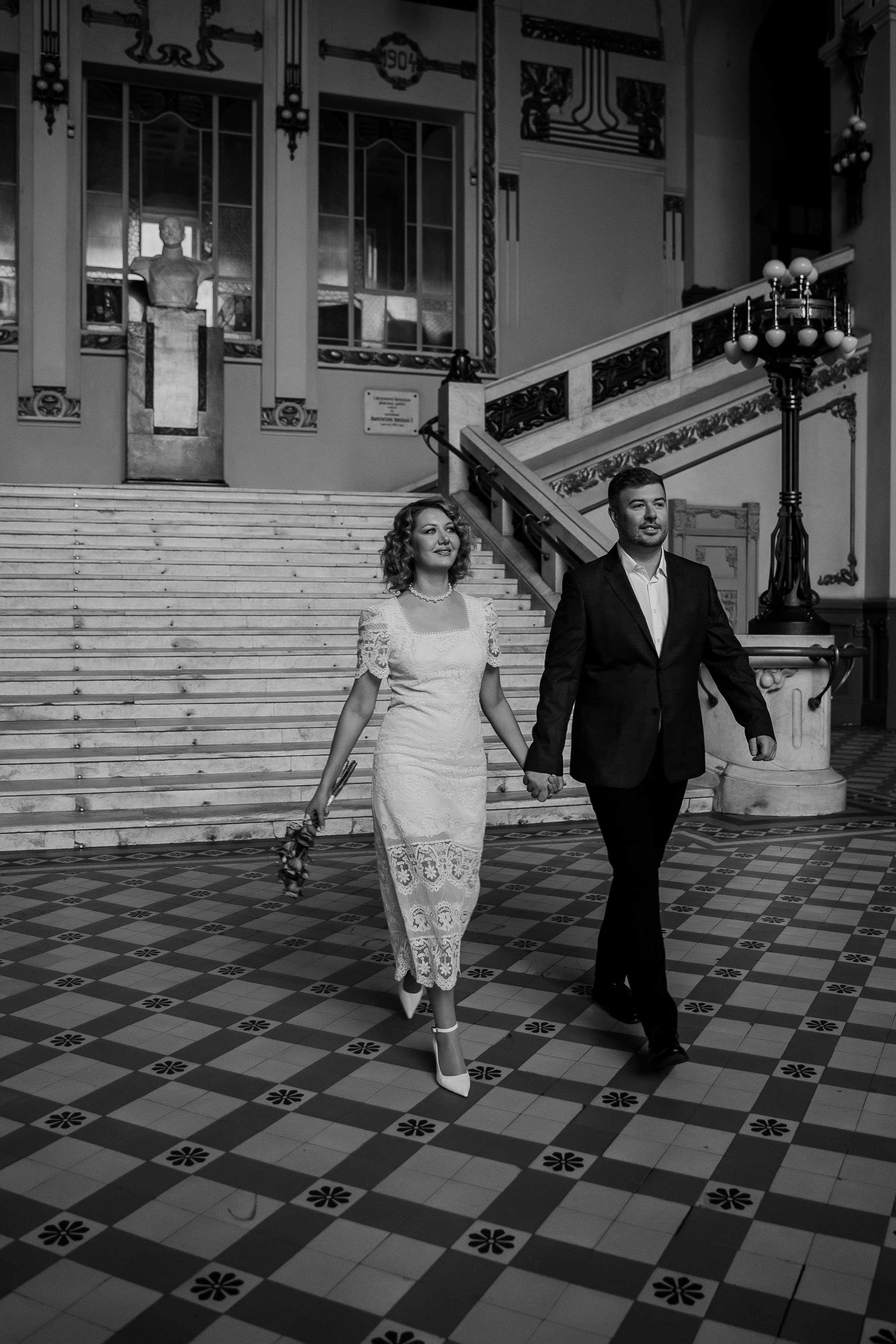 Свадебная фотосессия на Витебском вокзале. Свадебный и семейный фотограф в Пушкине и Санкт-Петербурге Мария Филиппова