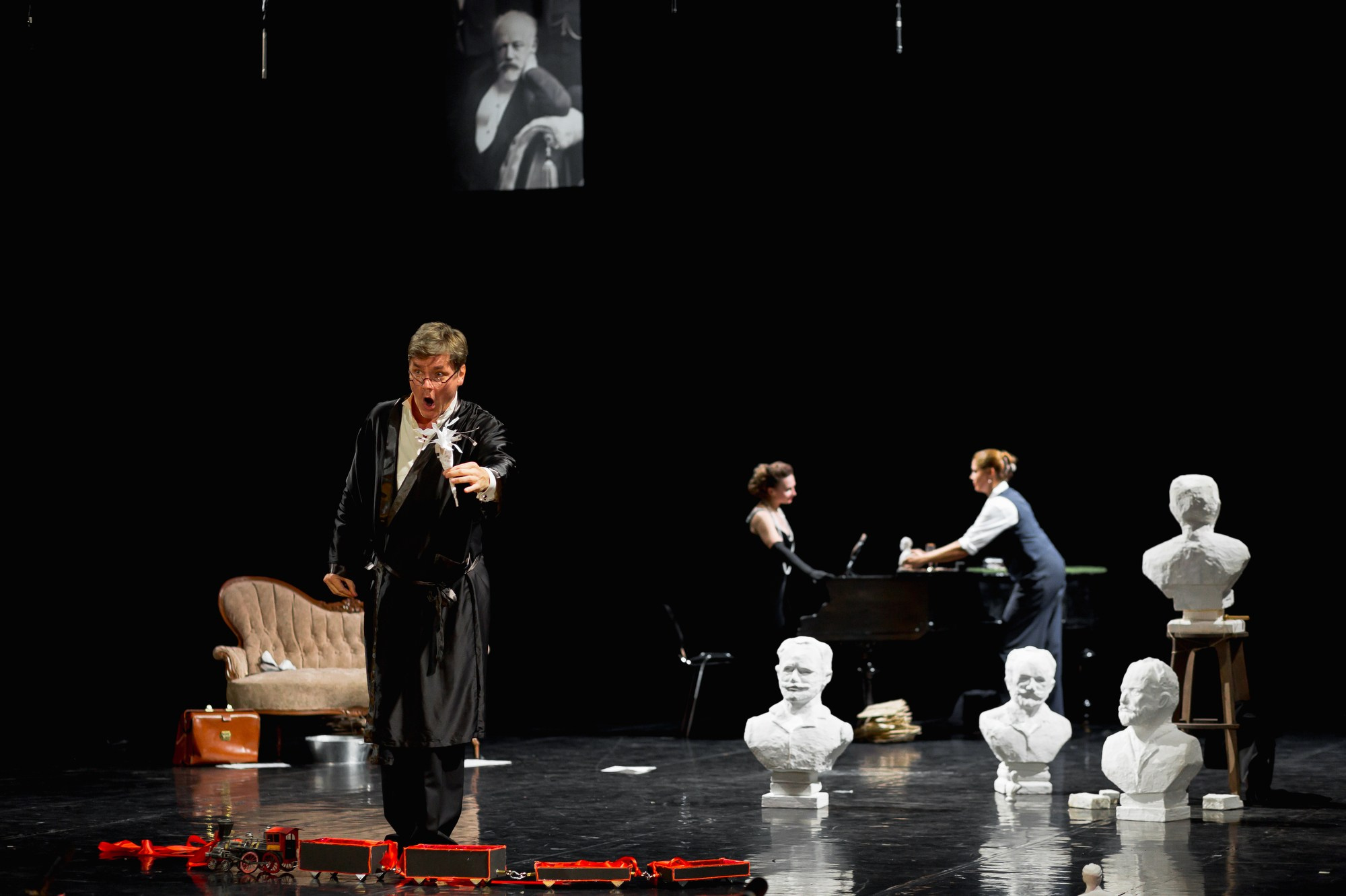 Спектакль Приглушенные голоса в Театре Эрмитажа (+репетиция). Семейный и портретный фотограф в Санкт-Петербурге Андрей Воробьев