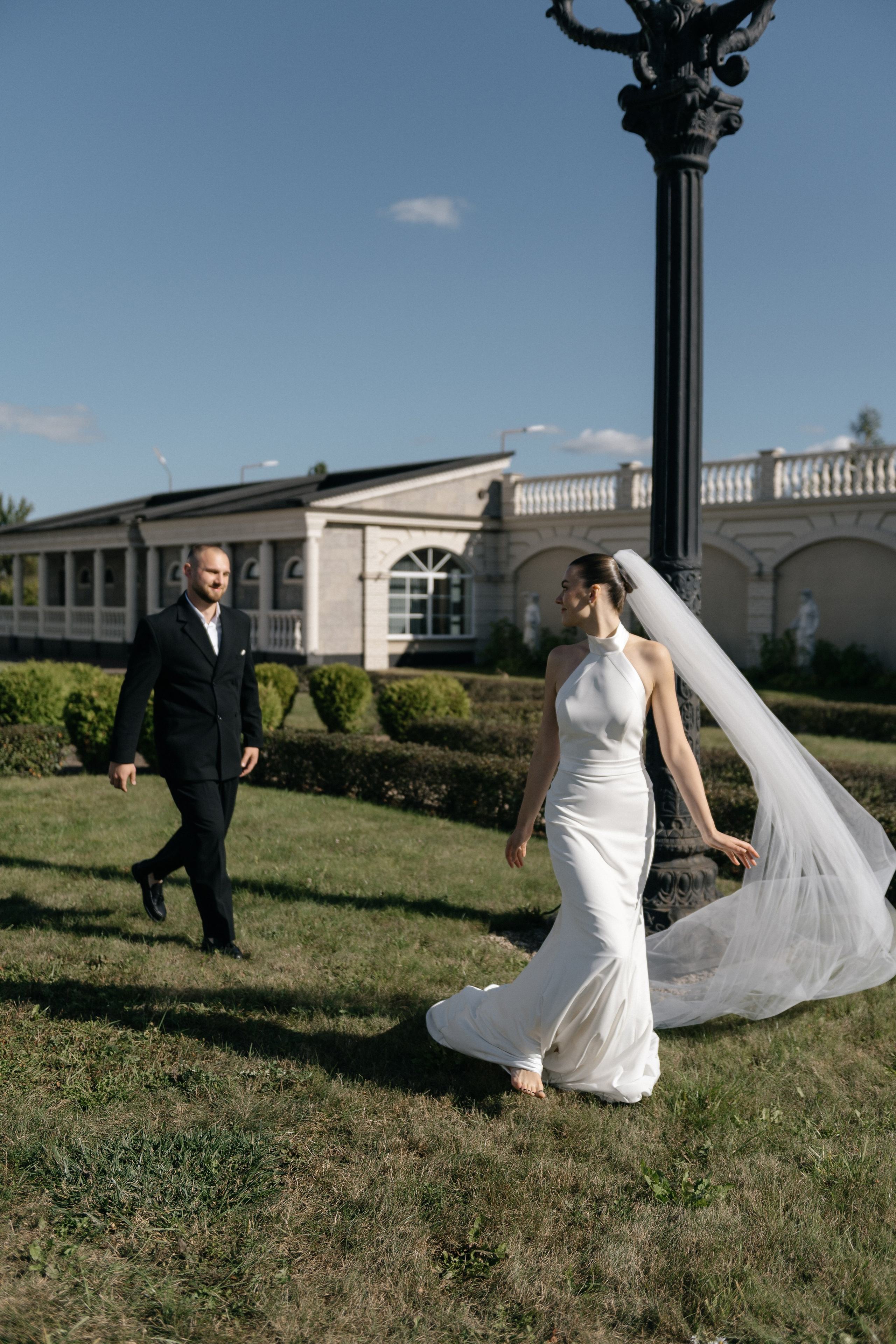 Wedding day in VERSAL PARK. Wedding PHOTOGRAPHER Andrew Vnukov