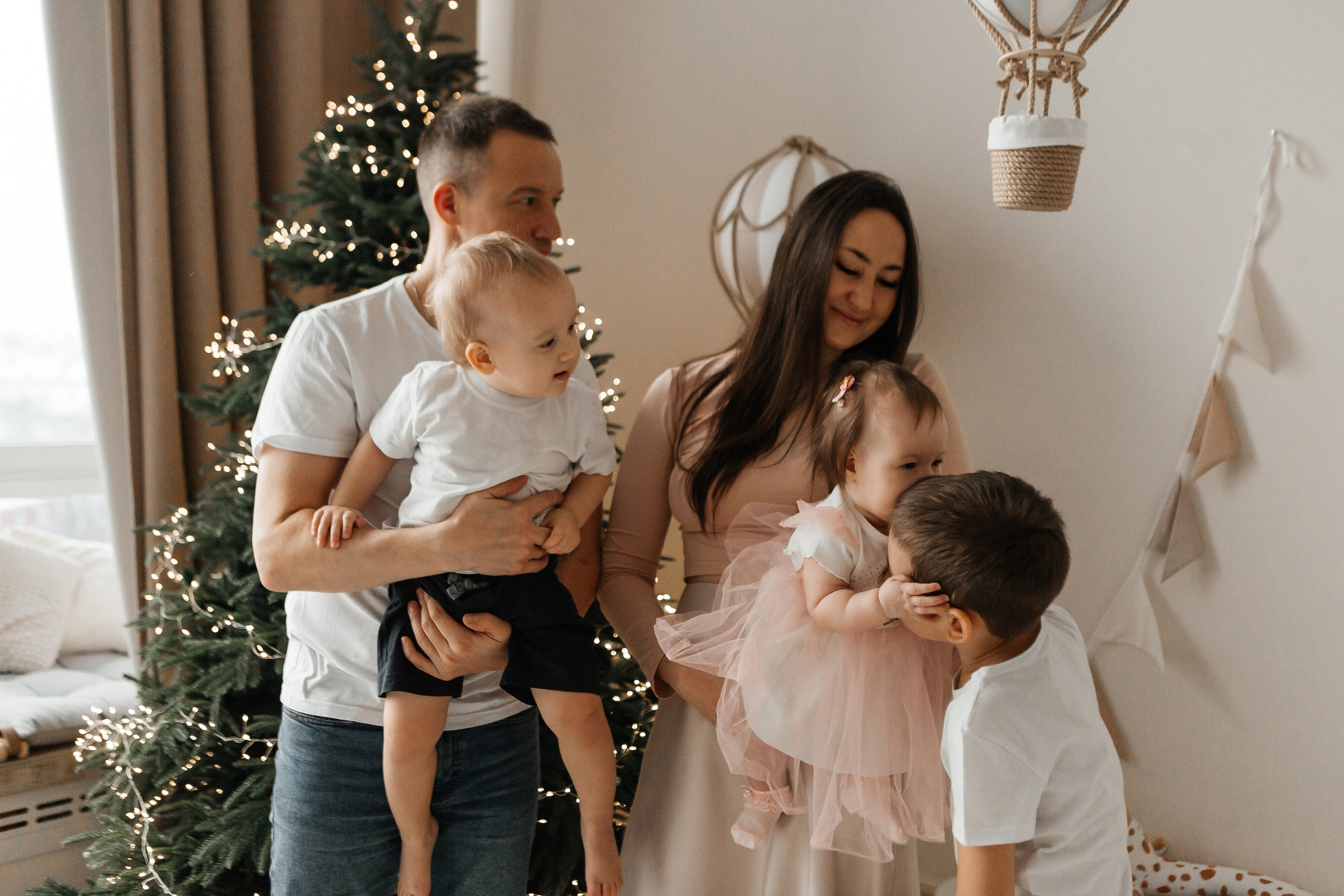 Юрий, Елена, Илья, Ярослав и Мелания. Накануне Нового года. Семейный фотограф в Калининграде Анастасия Юрина