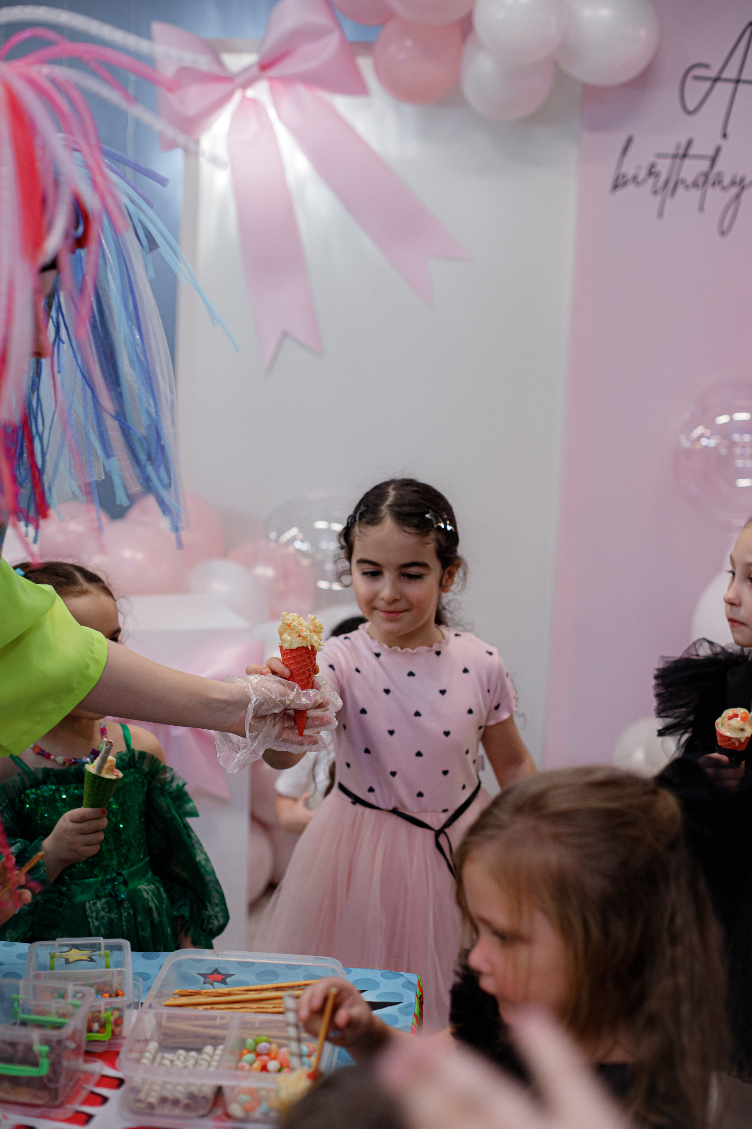 ASIA'S BIRTHDAY PARTY. Photokarish