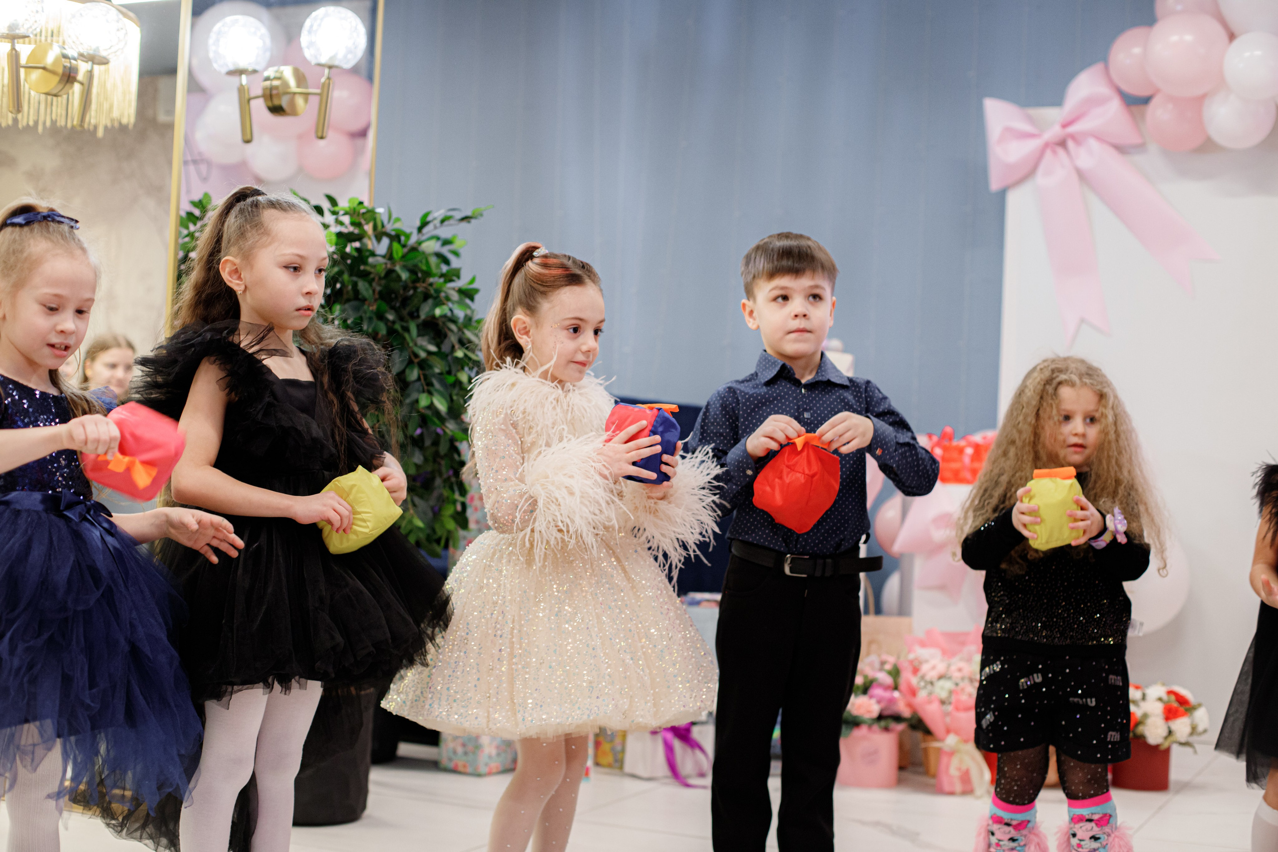 ASIA'S BIRTHDAY PARTY. Photokarish