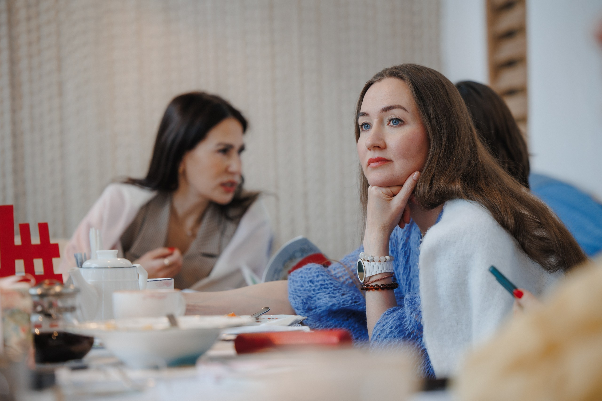Портретный фотограф для контент съёмки в Новой Москве. Фотограф Москва. Портретный фотограф Александра Харитонова Москва Новая Москва Троицк