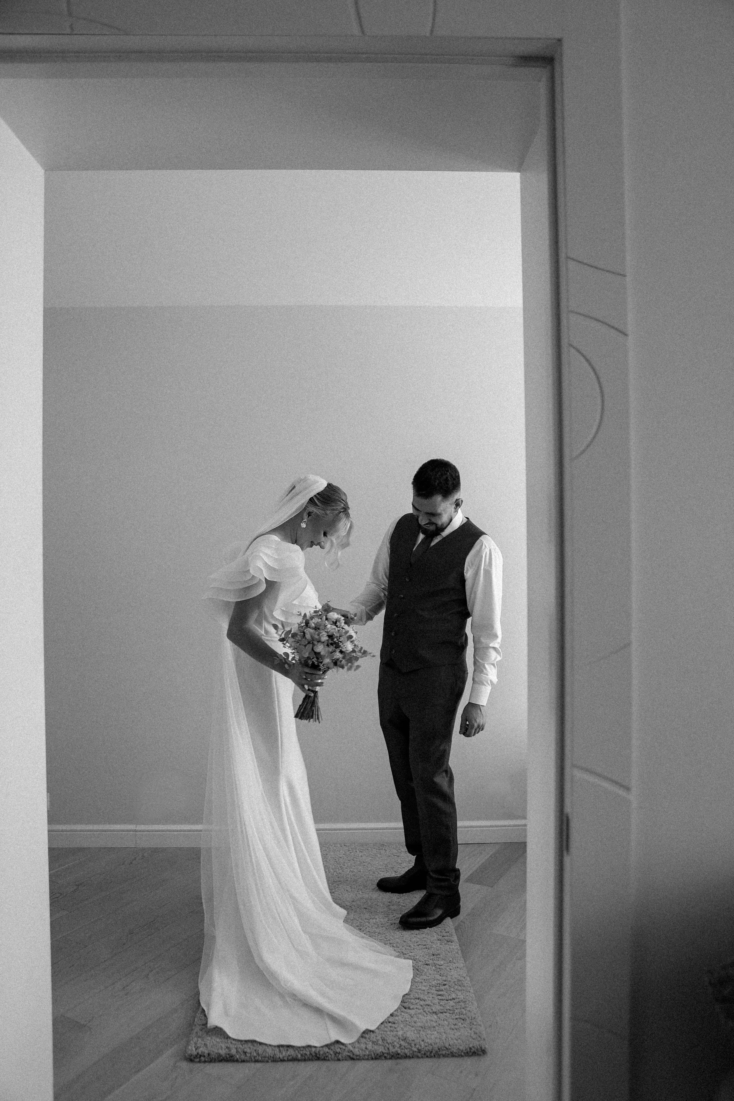 Wake each other up in the morning. Свадебный фотограф FOTOKEYT