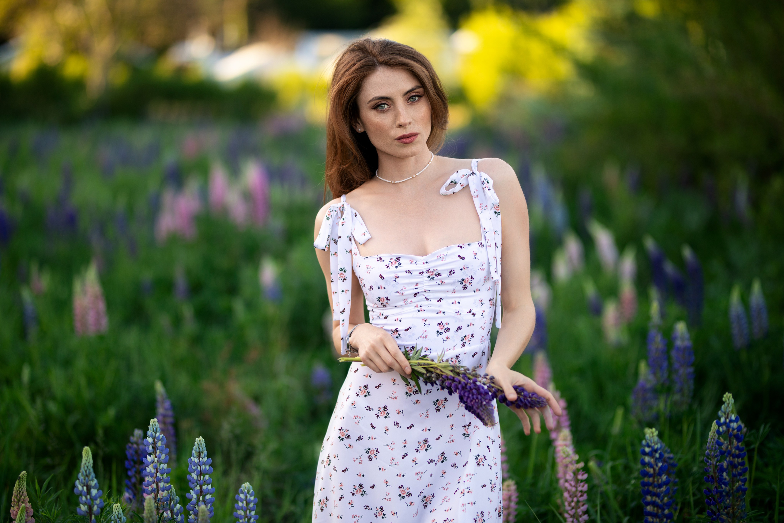 Фотосессия с Надеждой с люпинами в формате «для себя». Дмитрий Шульгин, портретный фотограф в Воронеже
