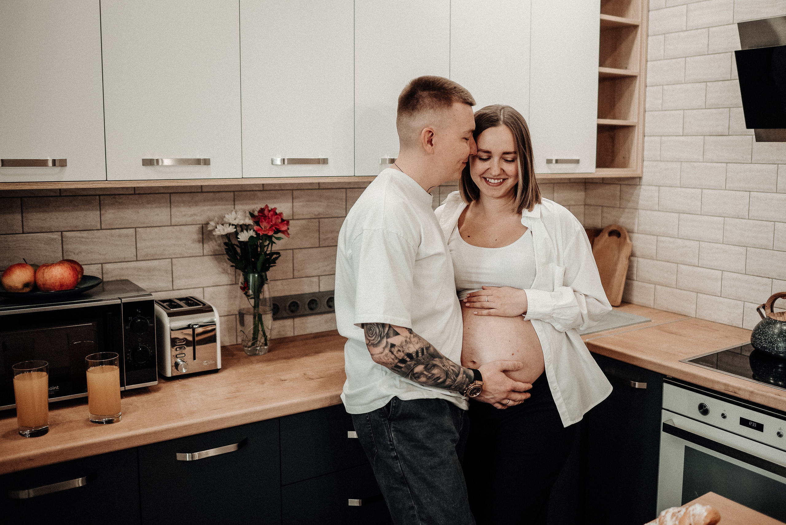 Миша и Ирина в ожидании чуда в домашней обстановке. Свадебный и портретный фотограф в Липецке Юлия Свит