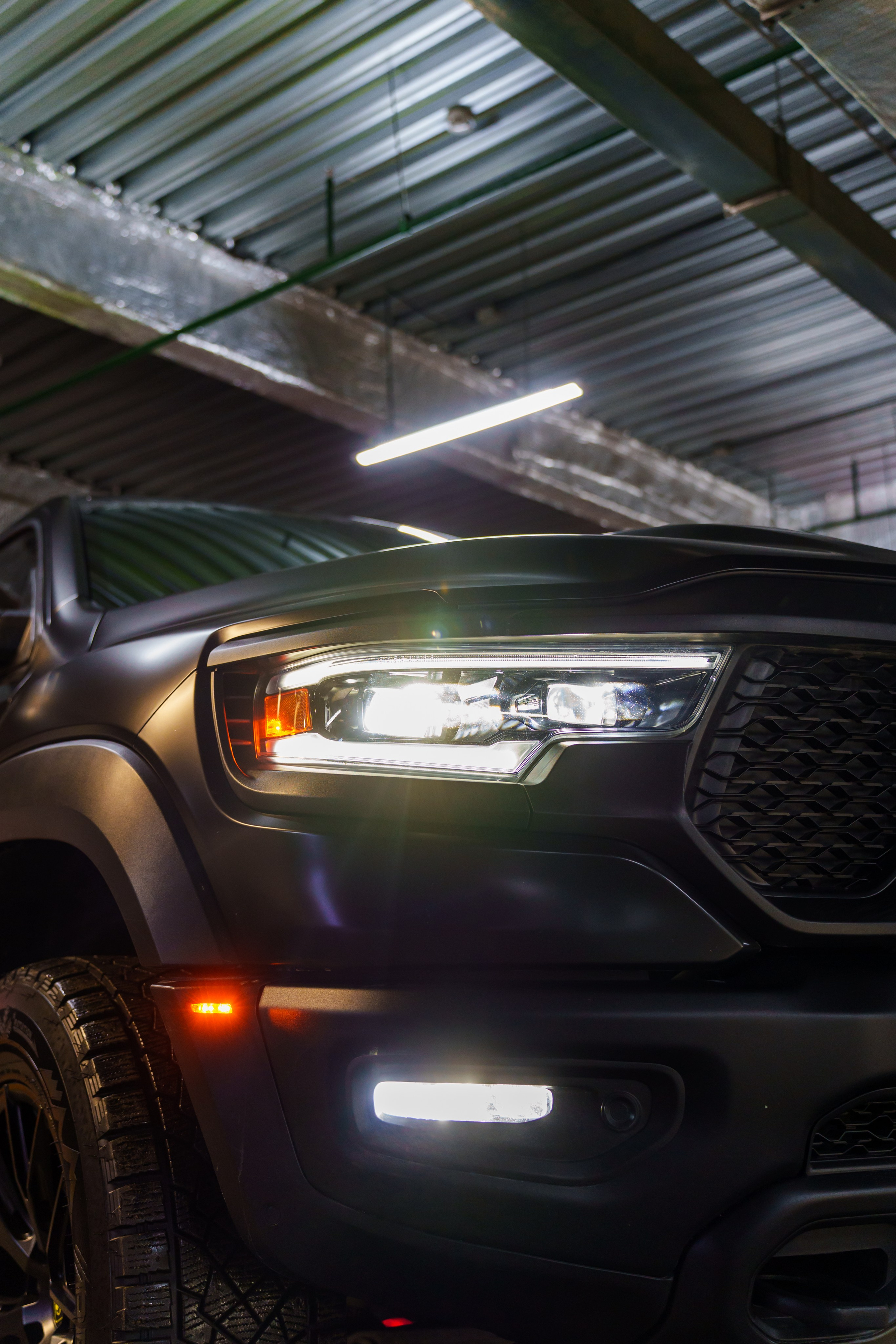 Ram Rebel TRX. Фотограф, видеограф и пилот дрона на Байкале