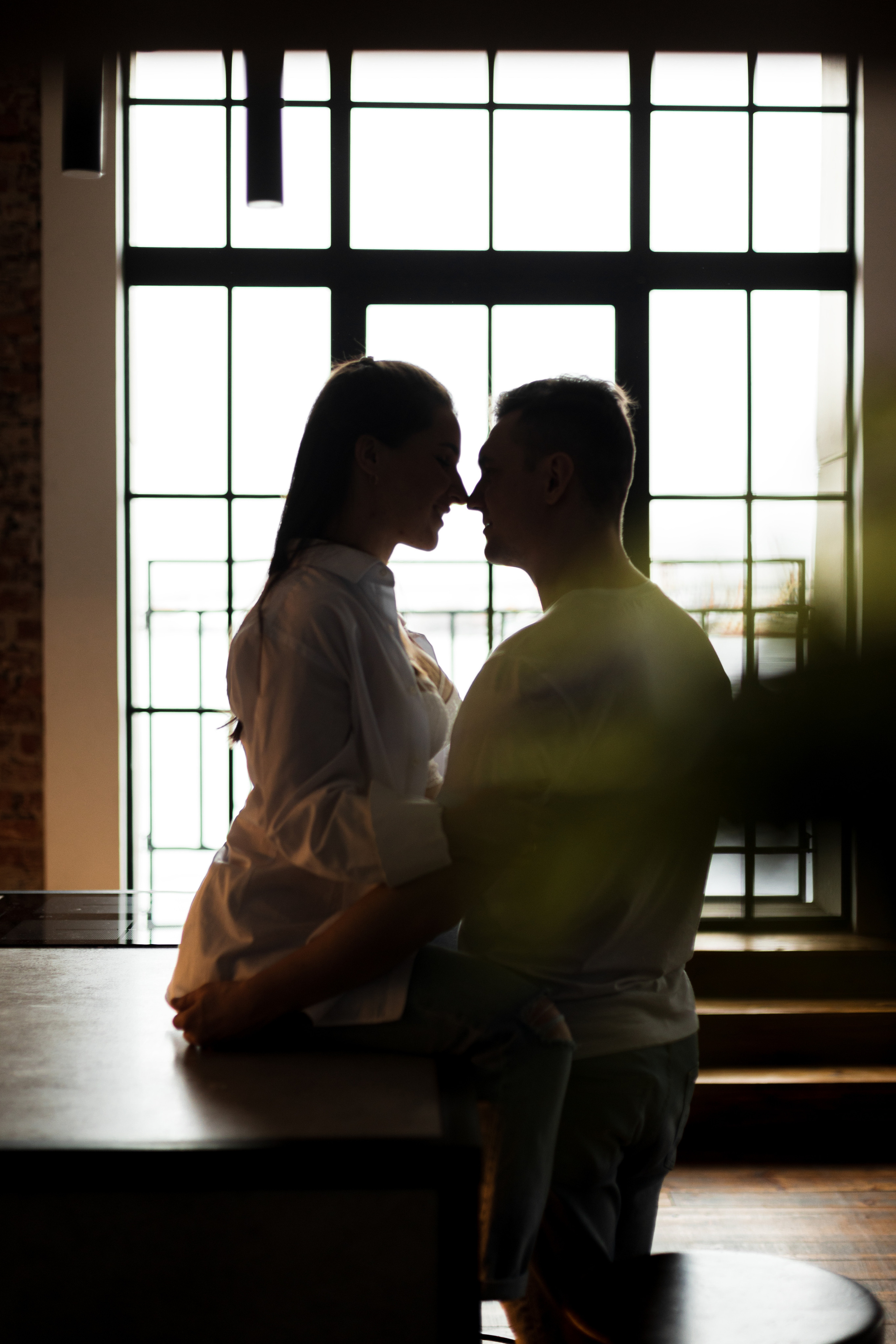 Фотосессия беременности в интерьерной студии