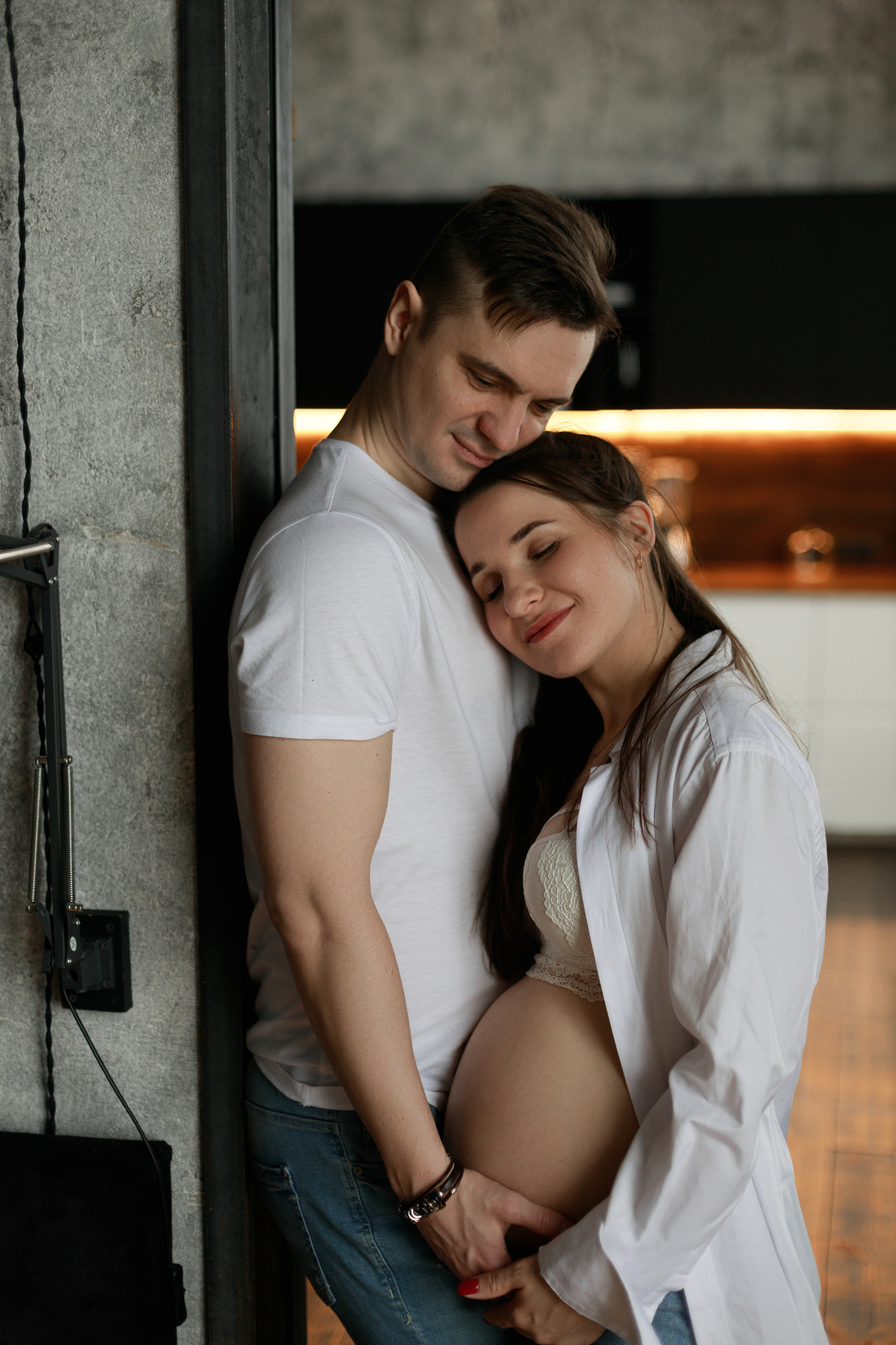 Фотосессия беременности в интерьерной студии