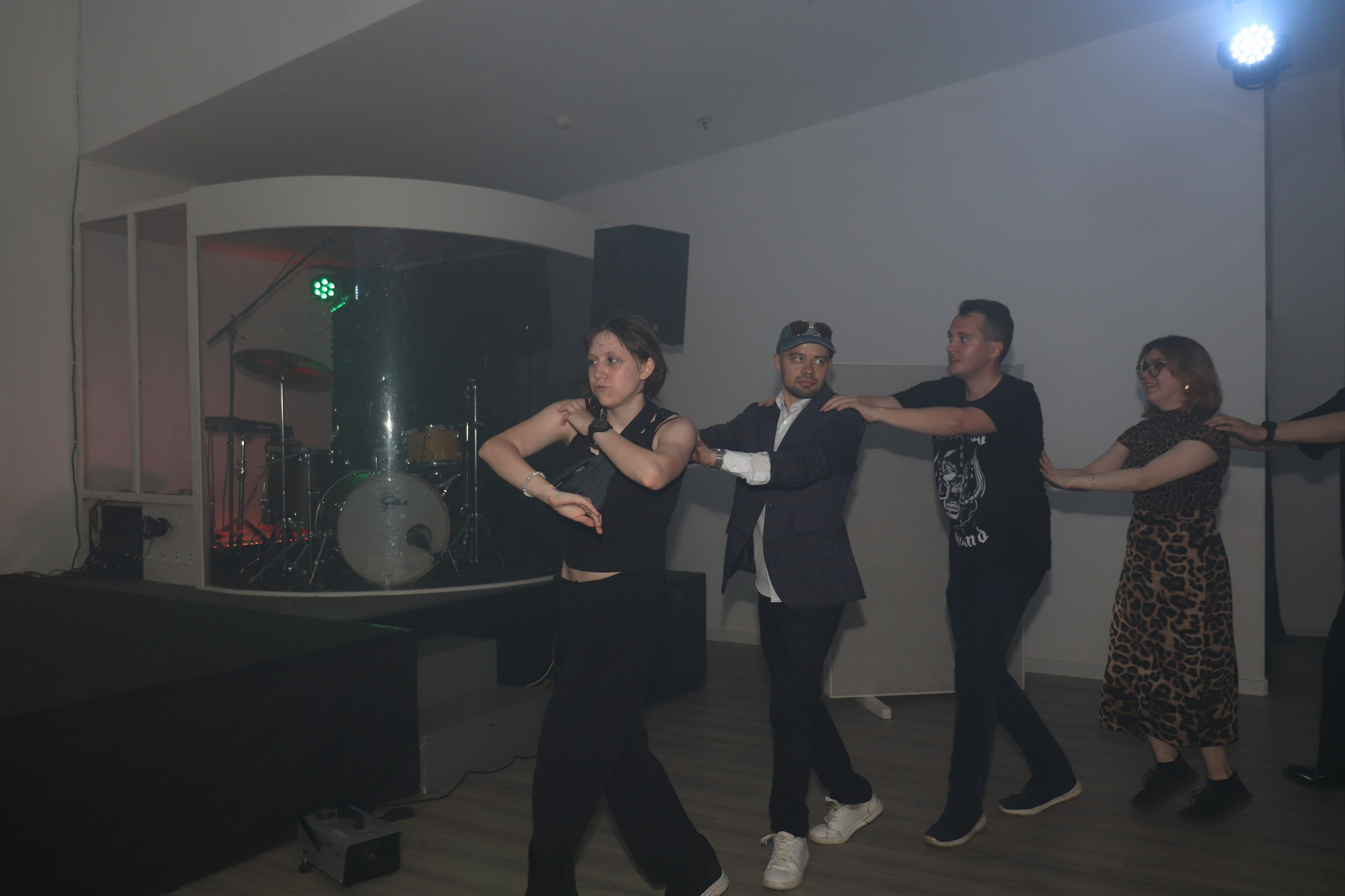 Дискотека 90х молодёжного «клуба 52». Ивентный фотограф в Санкт-Петербурге Олег Комков