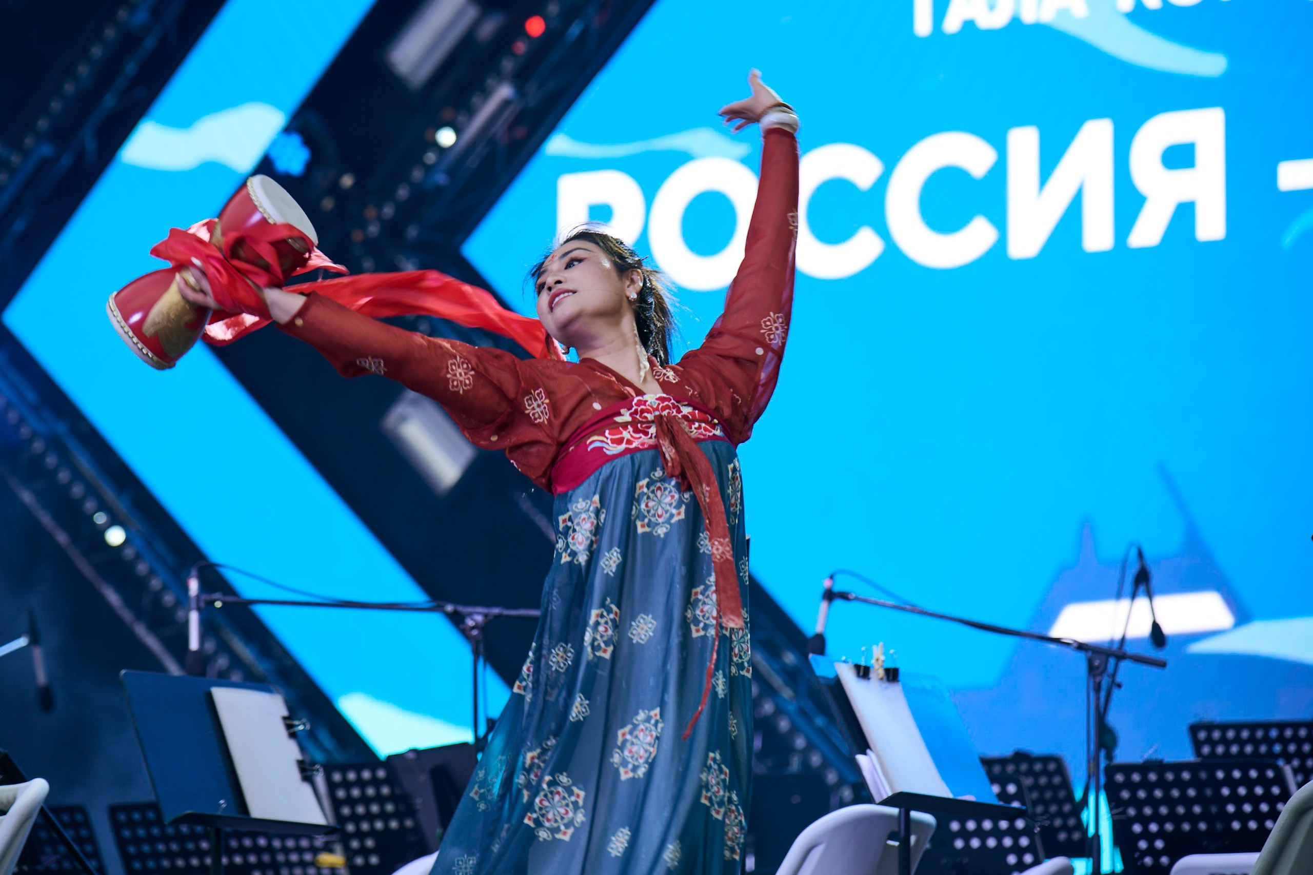 Концерт площадь. Профессиональный репортажный фотограф Инесса Иминова