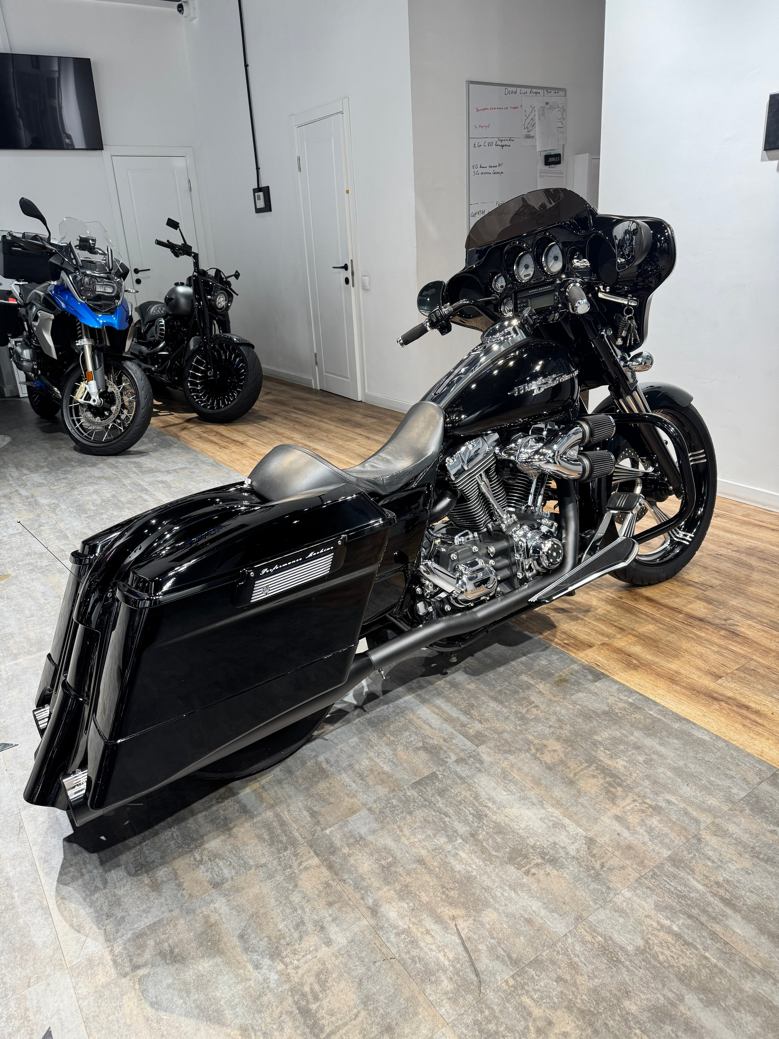 Мотоциклы Harley-Davidson HD Street Glide Bagger (Touring)  — купить мотоцикл. Hello Davidson, Москва. Только хорошие мотоциклы…