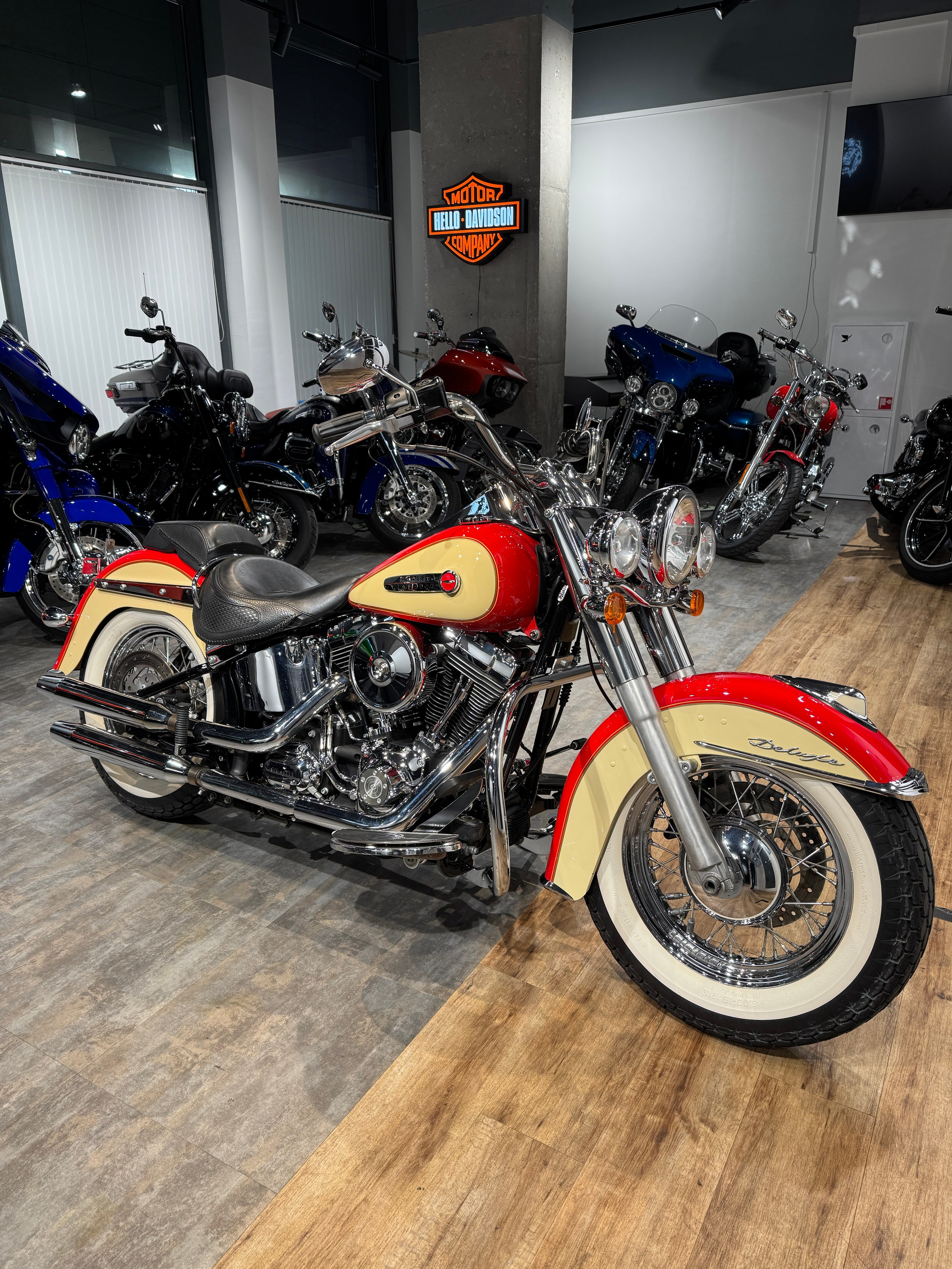 Harley Davidson Deluxe Orange Sand (Touring)— купить мотоцикл. Hello Davidson, Москва. Только хорошие мотоциклы…