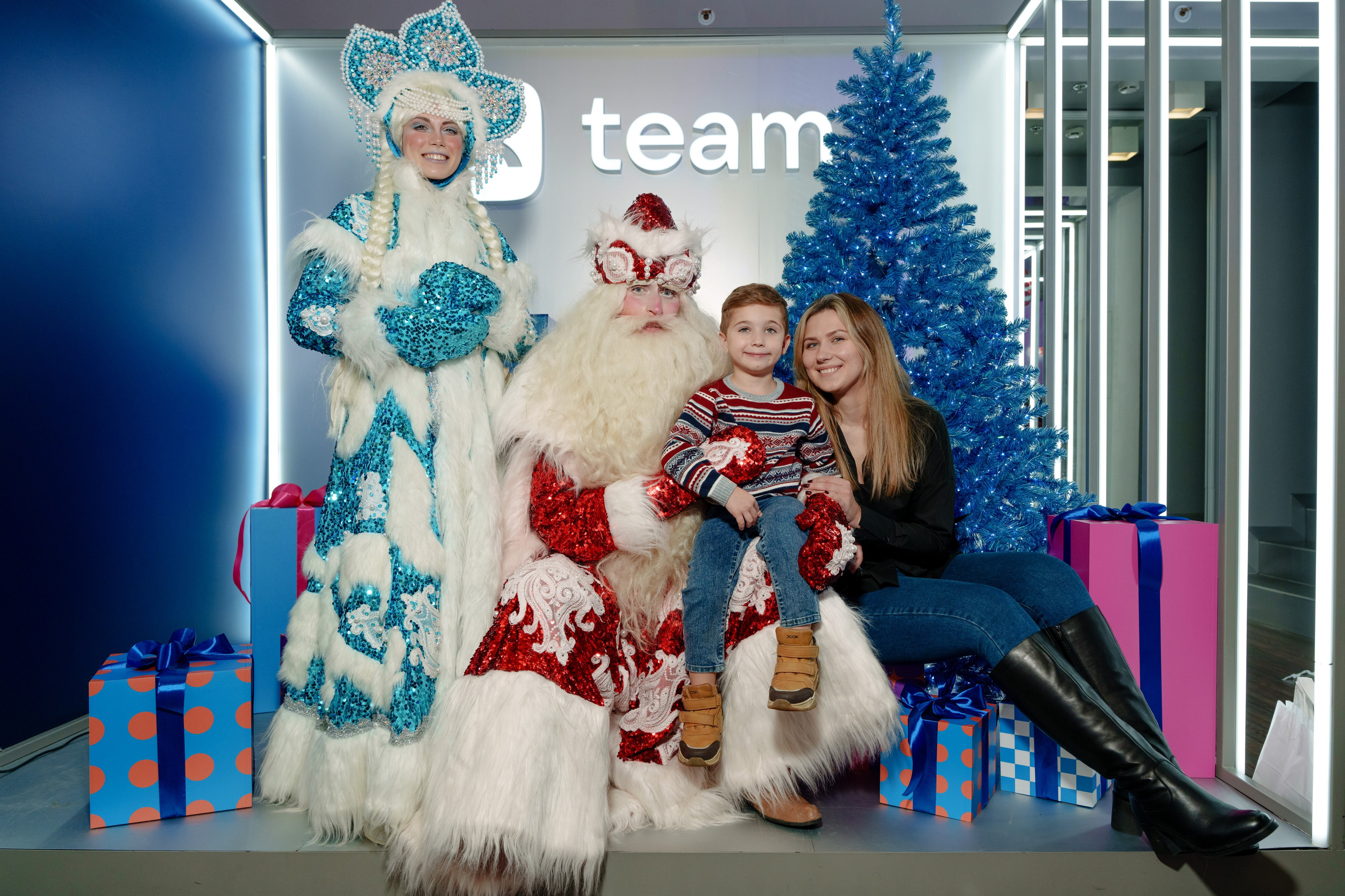 Репортажный фотограф VK Елка. Репортажный фотограф Москва Сергей Дружинин