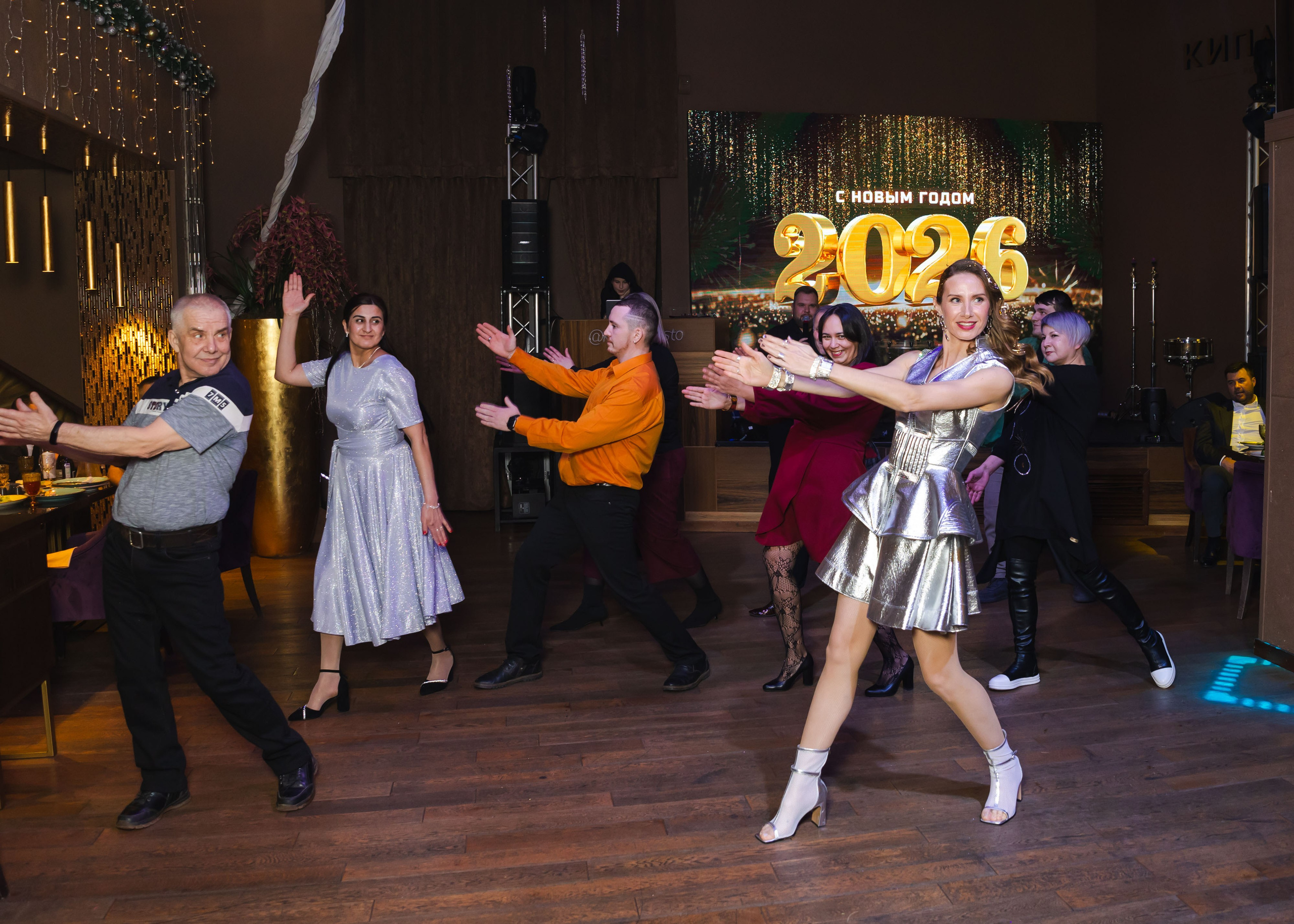 Предновогодка кипарис 2025. ФОТОГРАФ ВИНОГРАДОВА ДАРЬЯ