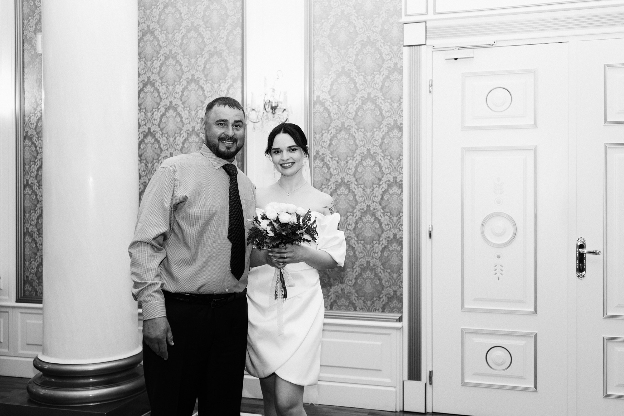 Свадебный фотограф Тюмень — Роман и Ксения: фотосессия с гостями и прогулка в парке. Портретный фотограф Тюмень Дарья Мустафина