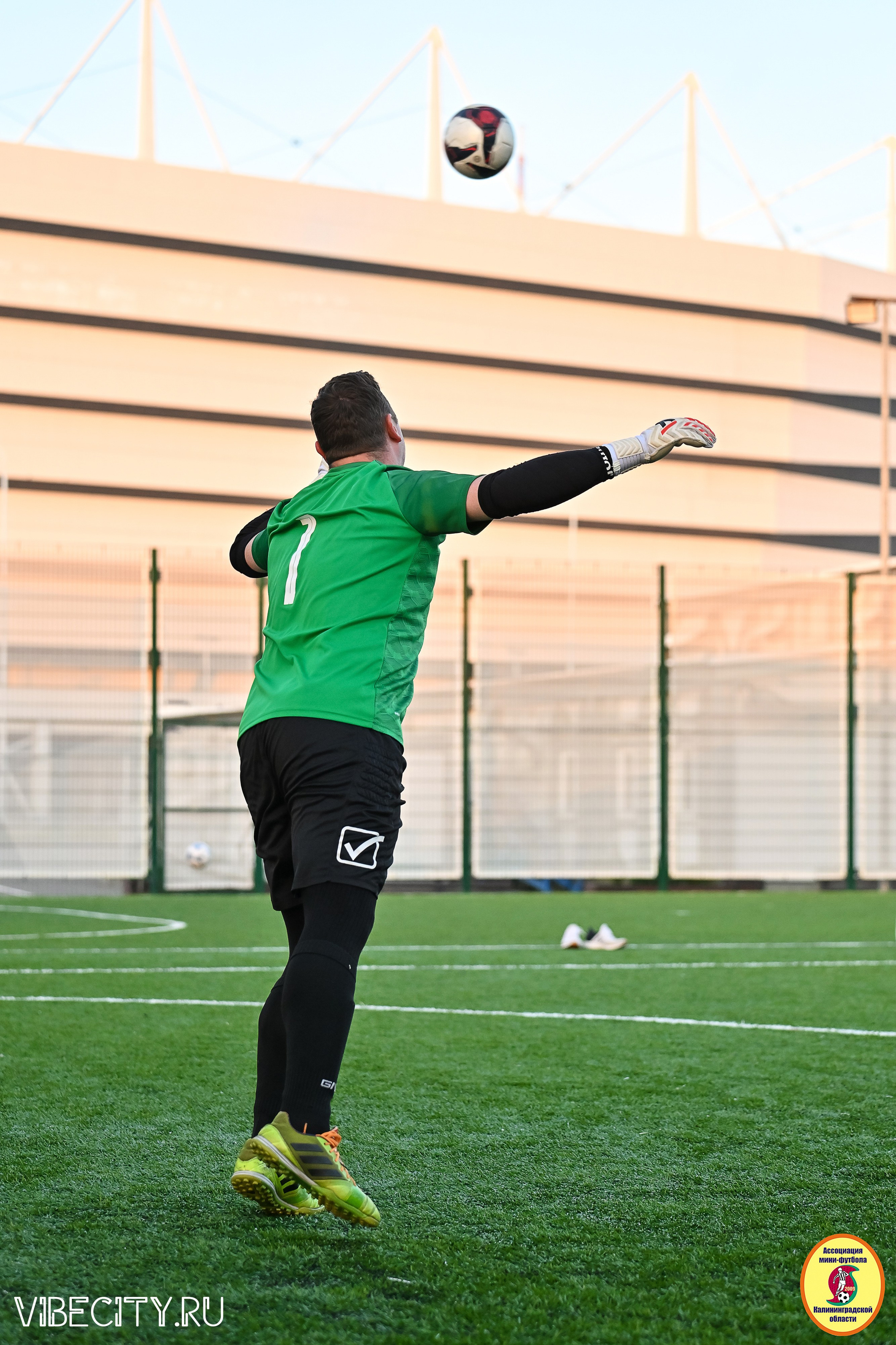 ИГРЫ МИНИ-ФУТБОЛЬНОЙ И КОРПОРАТИВНОЙ ЛИГИ. VIBECITY.RU Вайб Сити Ру Фоторепортажи Фотоотчеты Калининград