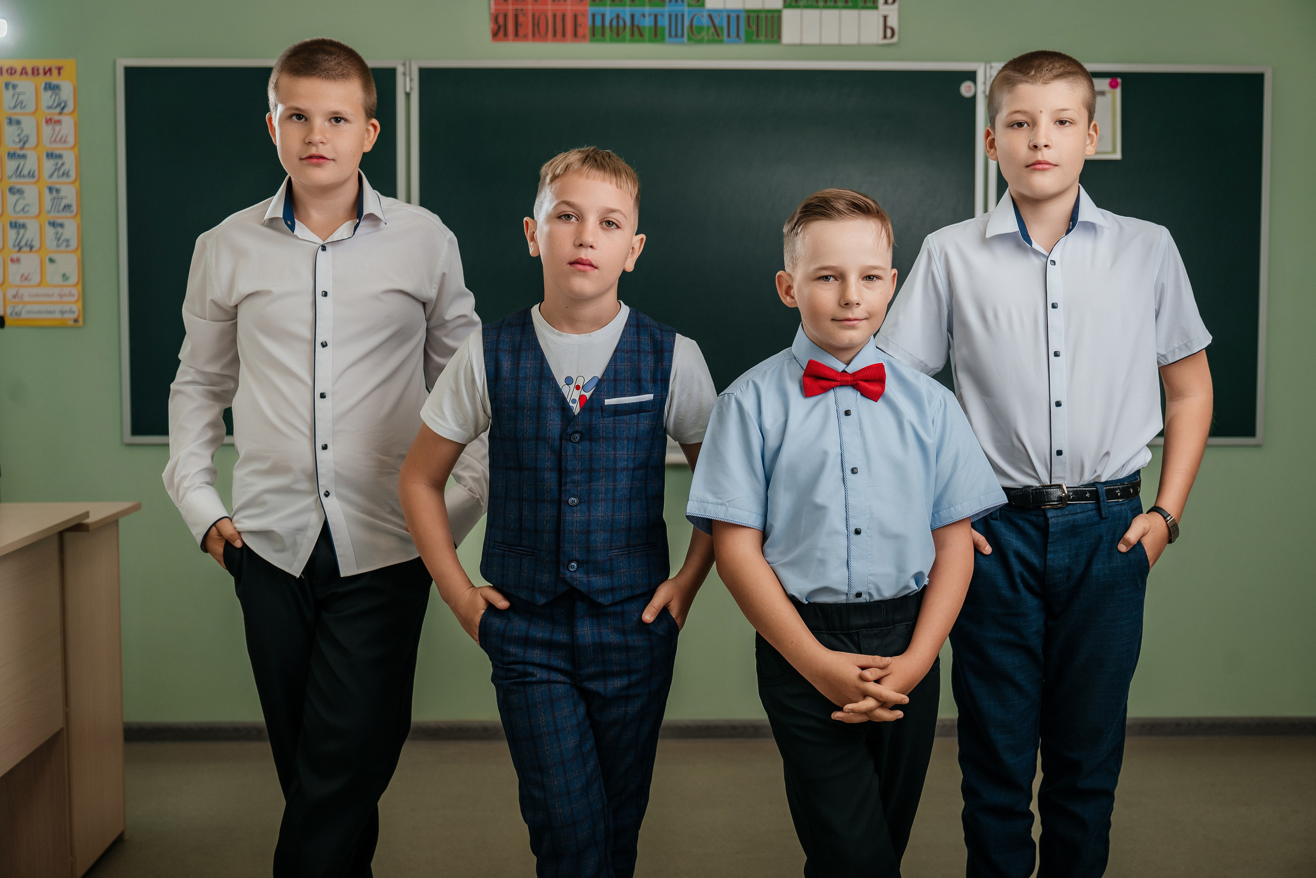 Группы. Школьный фотограф в Валуйках. Фотосессии для выпускников и изготовление выпускных альбомов в городе Валуйки и в Белгородской области