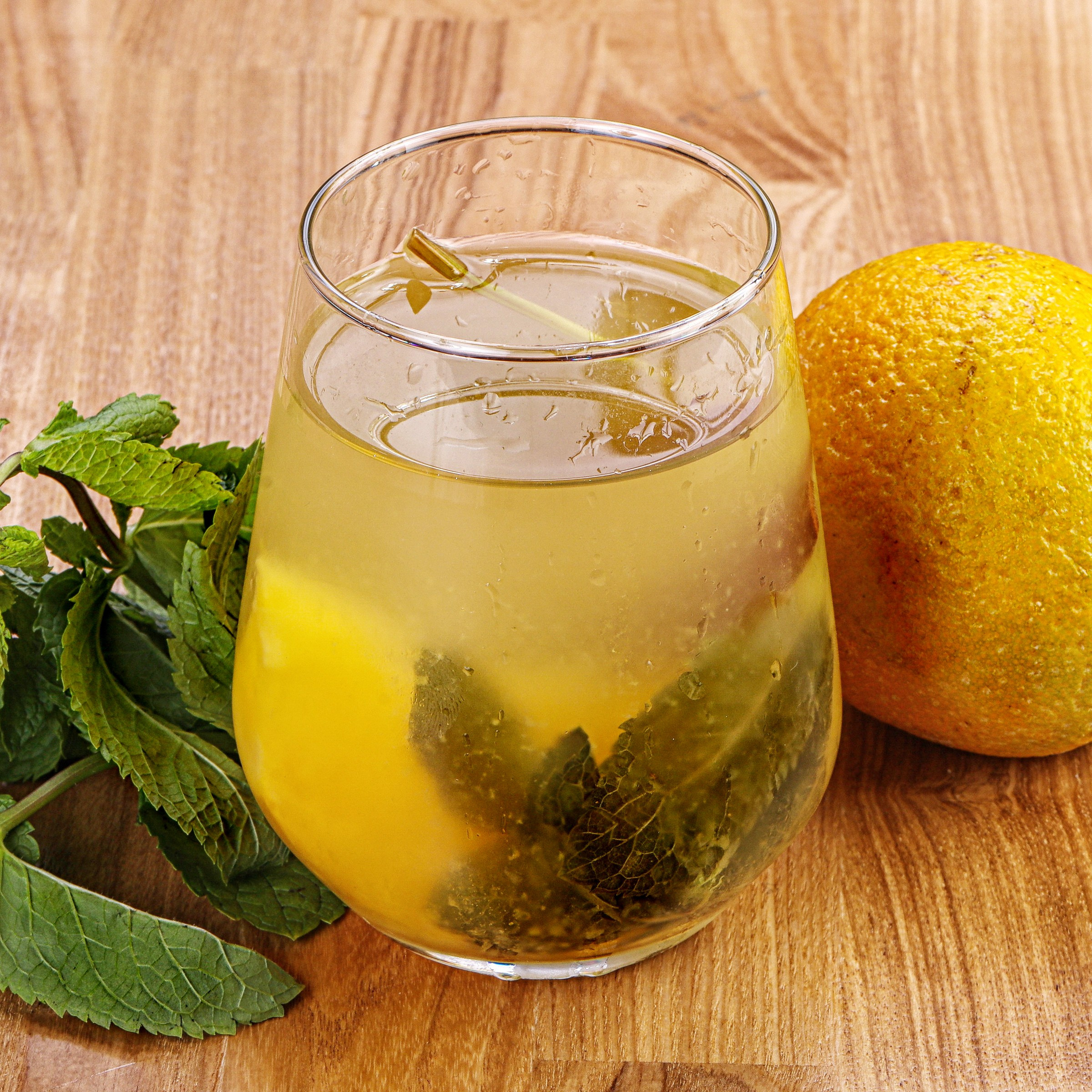 Фотосъемка суши и роллов. Заказ по тел.: +7 (906) 006-90-22. Фуд-фотограф Андрей Старостин — съемка еды в Москве. 9000 руб. в час