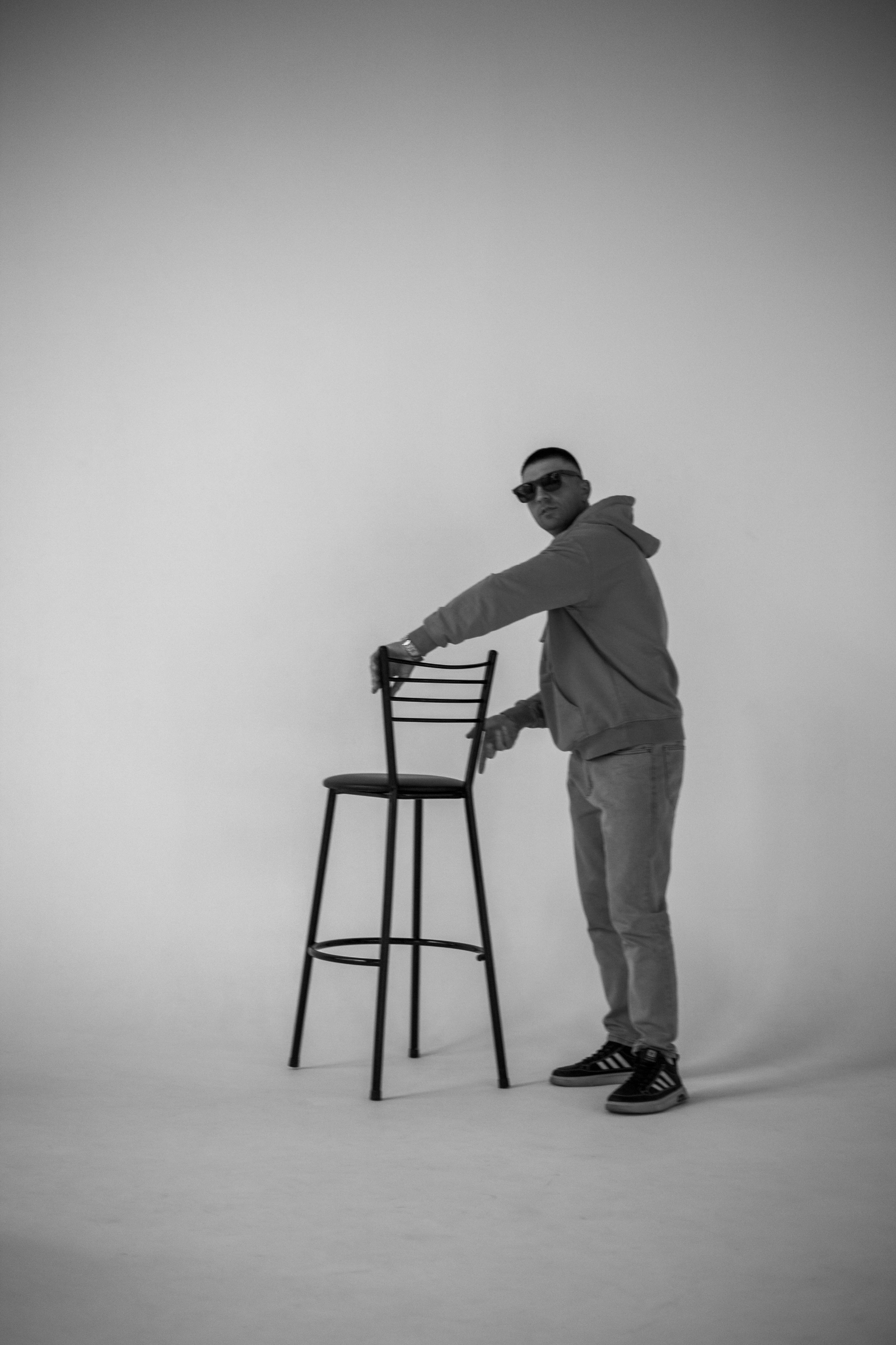 Студия. Уличный фотограф Города N