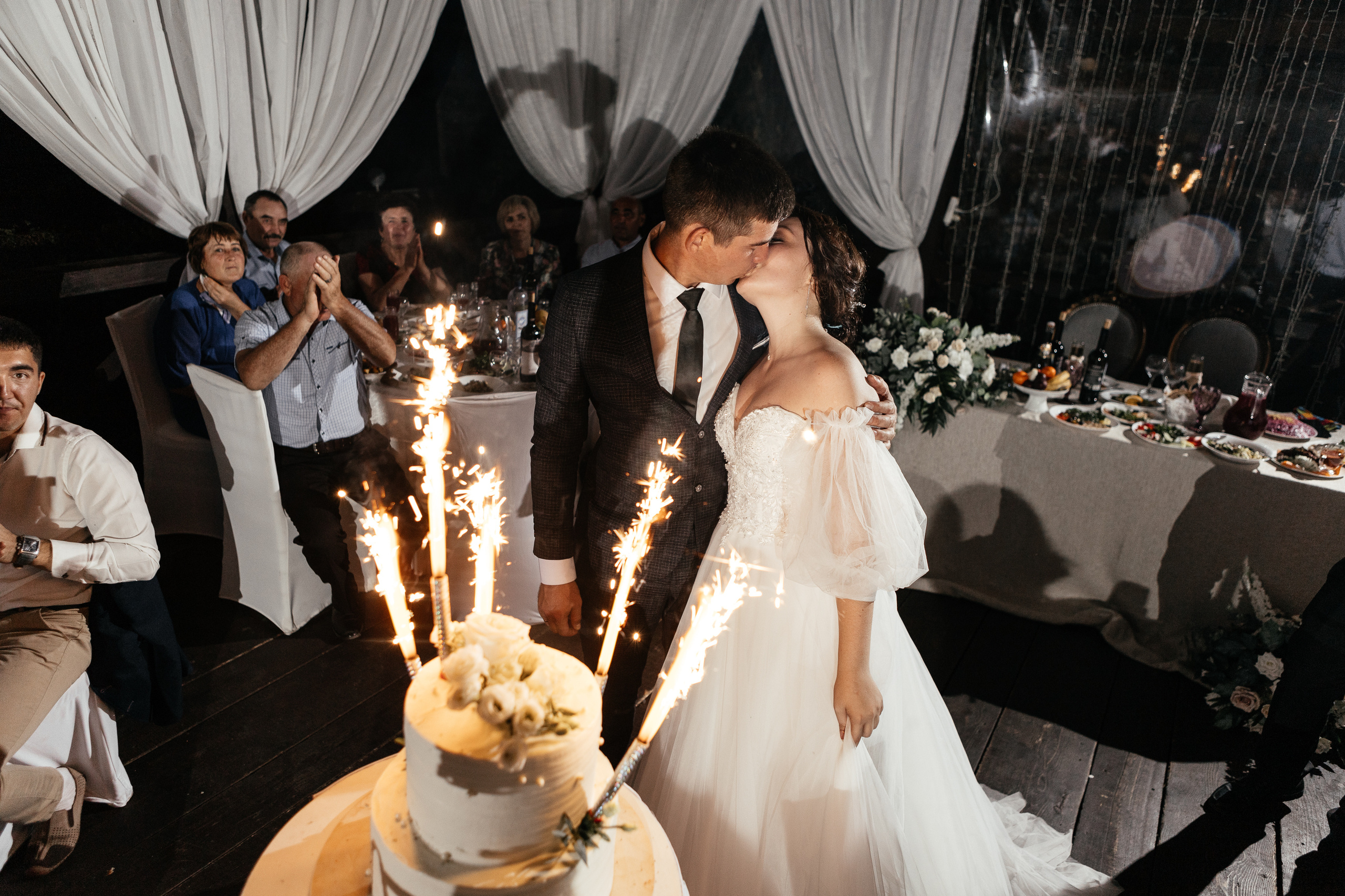 Свадебный фотограф Уфа — Руслан ГабдлисламовЖивые эмоции, красивые кадры, воспоминания на всю жизнь.Работаю по всей Республике Башкортоста. Свадебный фотограф Уфа Руслан Габдлисламов