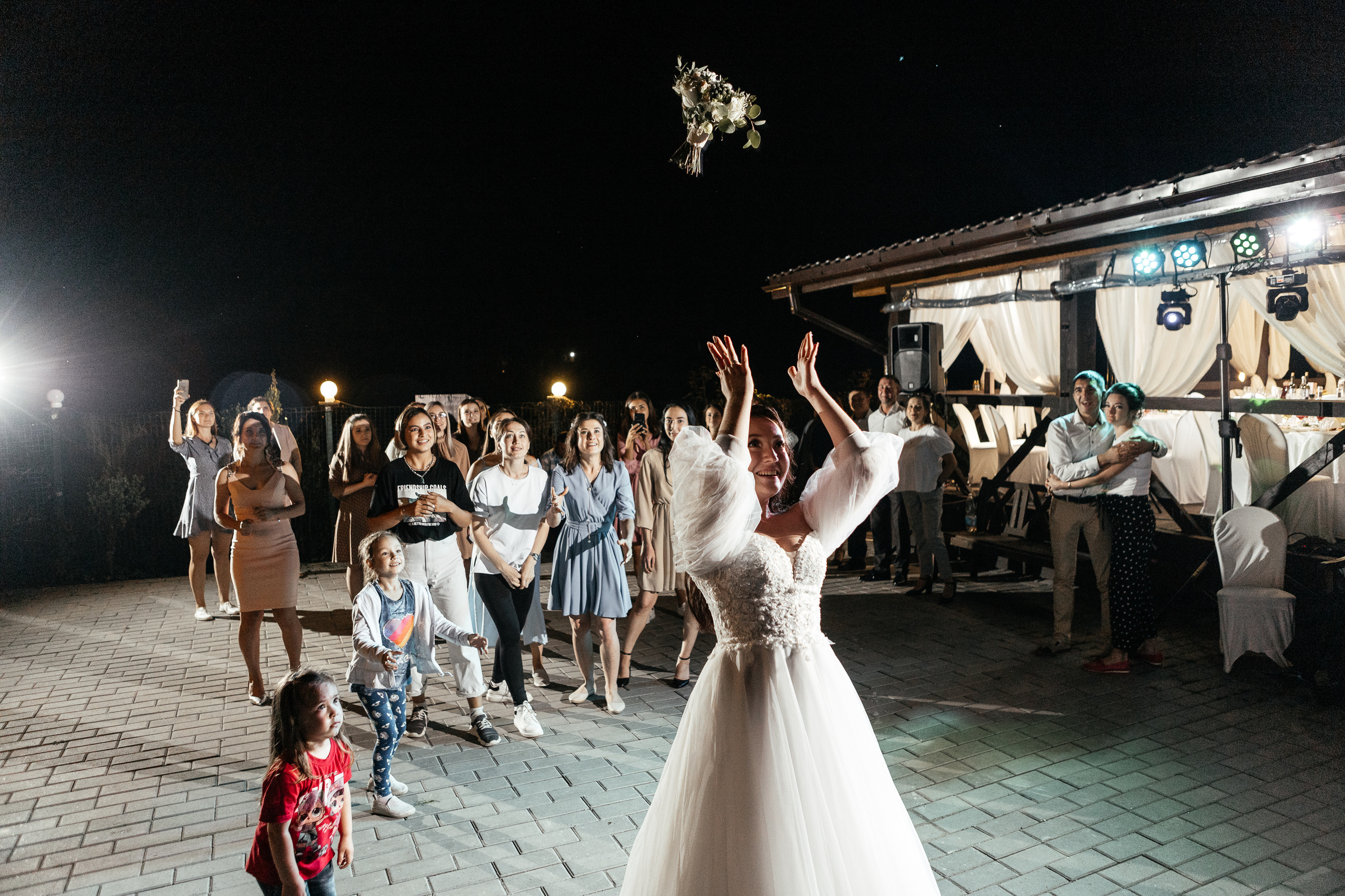 Свадебный фотограф Уфа — Руслан ГабдлисламовЖивые эмоции, красивые кадры, воспоминания на всю жизнь.Работаю по всей Республике Башкортоста. Свадебный фотограф Уфа Руслан Габдлисламов