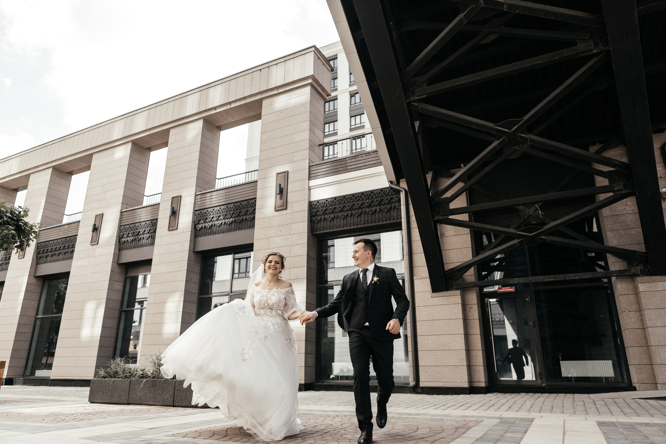 Свадебный фотограф Уфа — Руслан ГабдлисламовЖивые эмоции, красивые кадры, воспоминания на всю жизнь.Работаю по всей Республике Башкортоста. Свадебный фотограф Уфа Руслан Габдлисламов