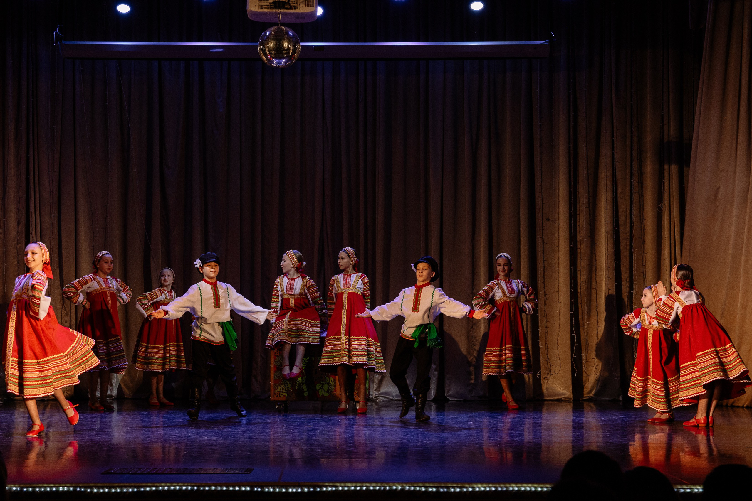 Сибирские узоры ДК Ефремова. Фотограф Юлия Мальцева