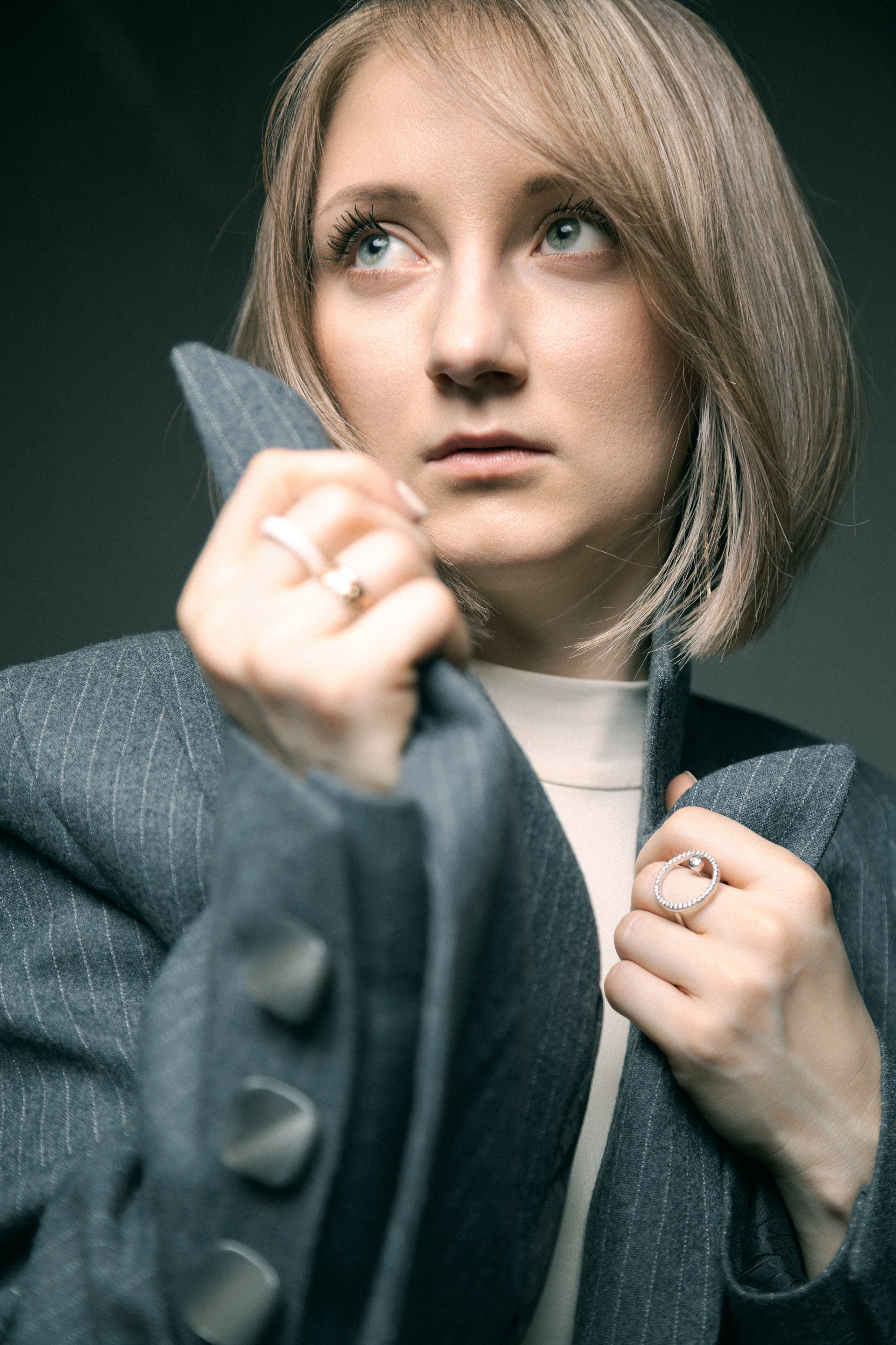 Красивая фотосессия для девушки в студии с визажем. Мск. 