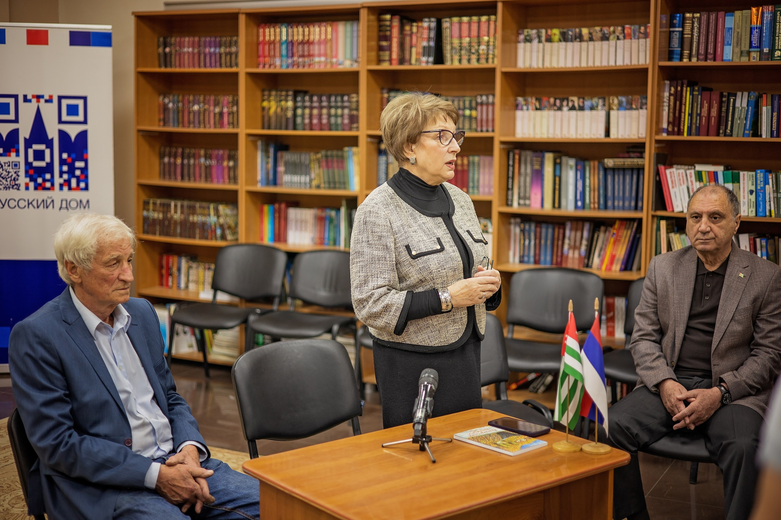 Художник, искусствовед Александр Лозовой. Свадебный и семейный фотограф в Абхазии Эля Цишба