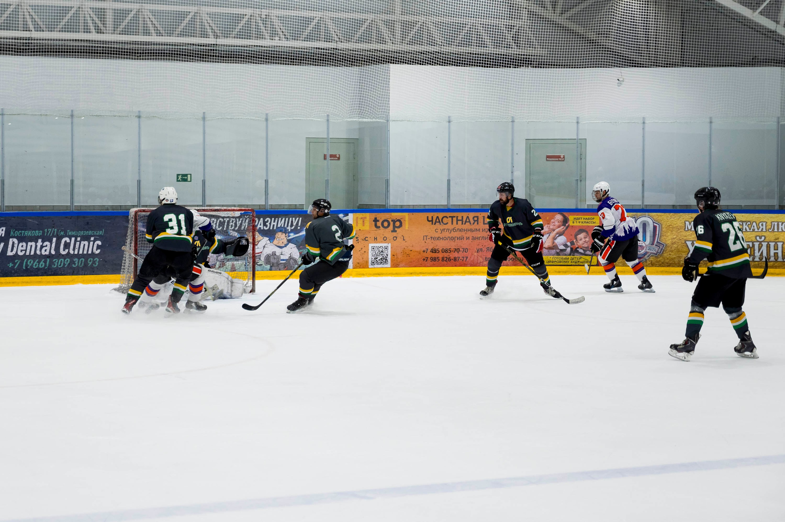 Хоккейный матч корпоративной команды Зарубежнефть. Репортажный фотограф и видеограф Слава Думчев. Тимбилдинги, отчетники, корпоративы