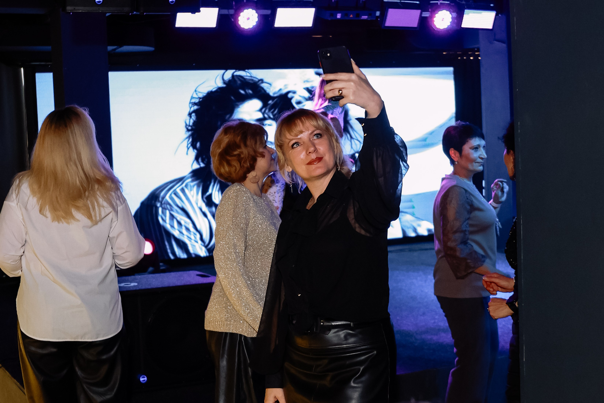 Дискотека под хиты 2000 в Истории. Фотограф Юлия Мальцева