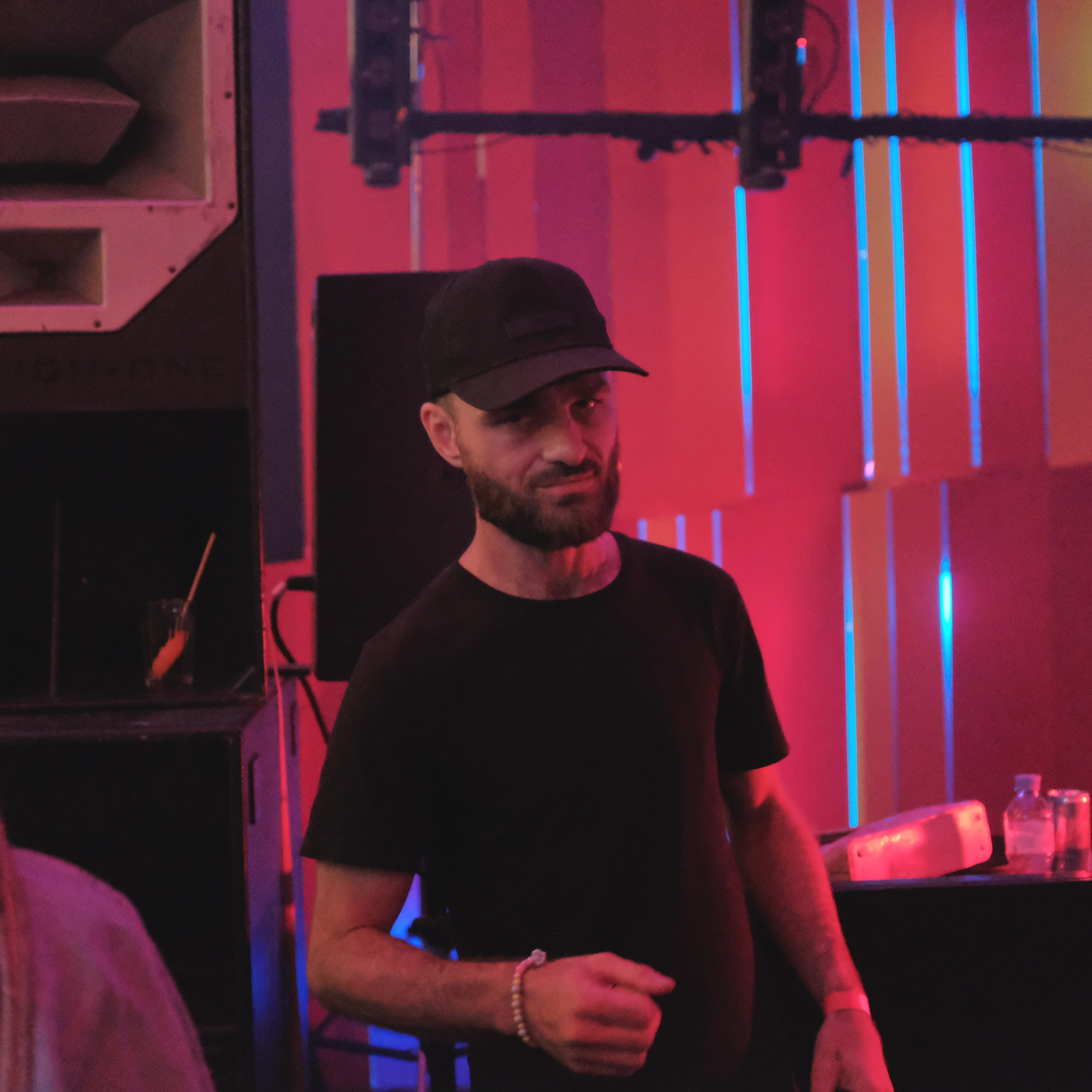 Мир2/16.08.2025. Репортажный фотограф в Санкт-Петербурге Даниил Могута