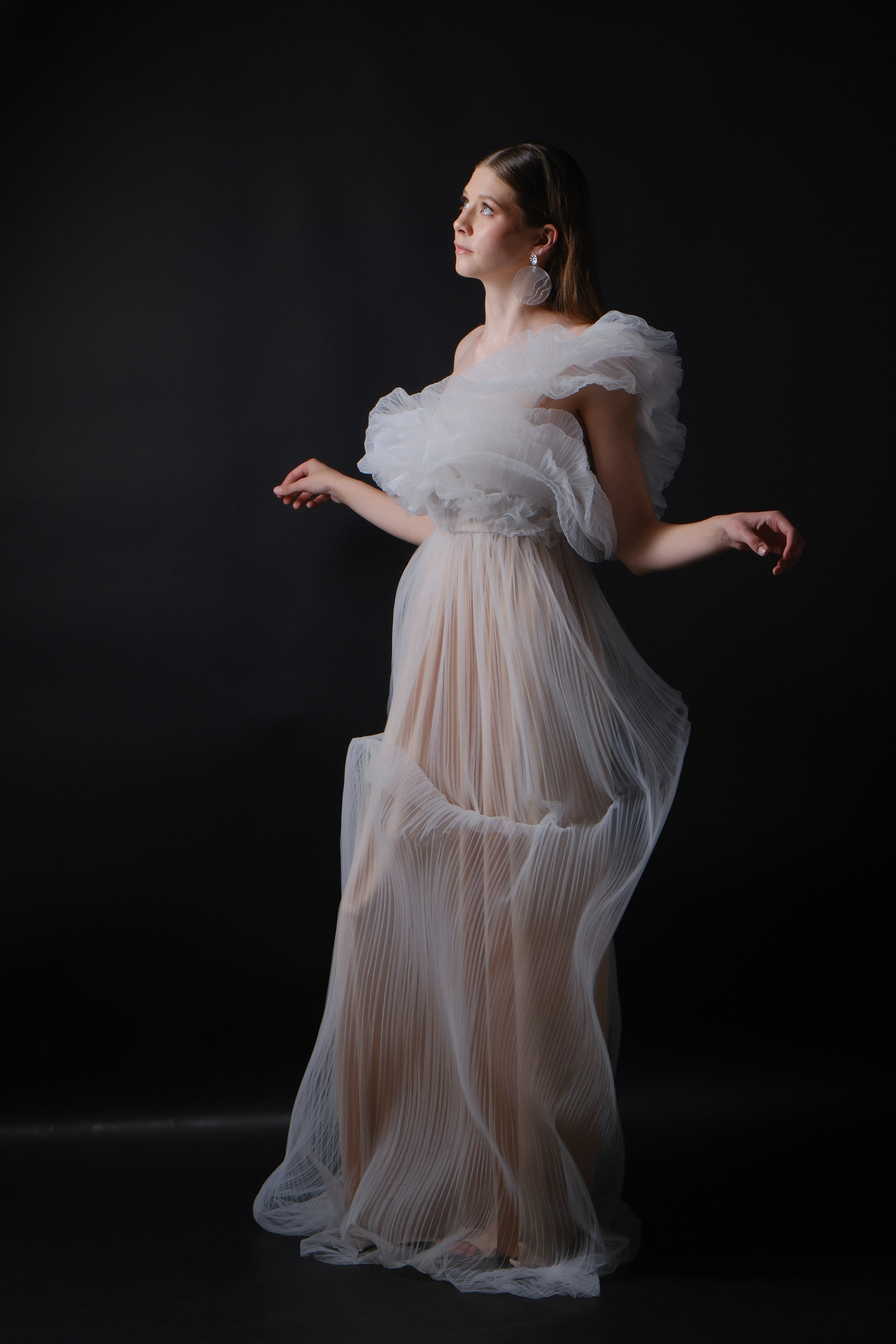 Студийная фотосессия платьев. Свадебный Фотограф в Нижнекамск Татарстан Максим Липин