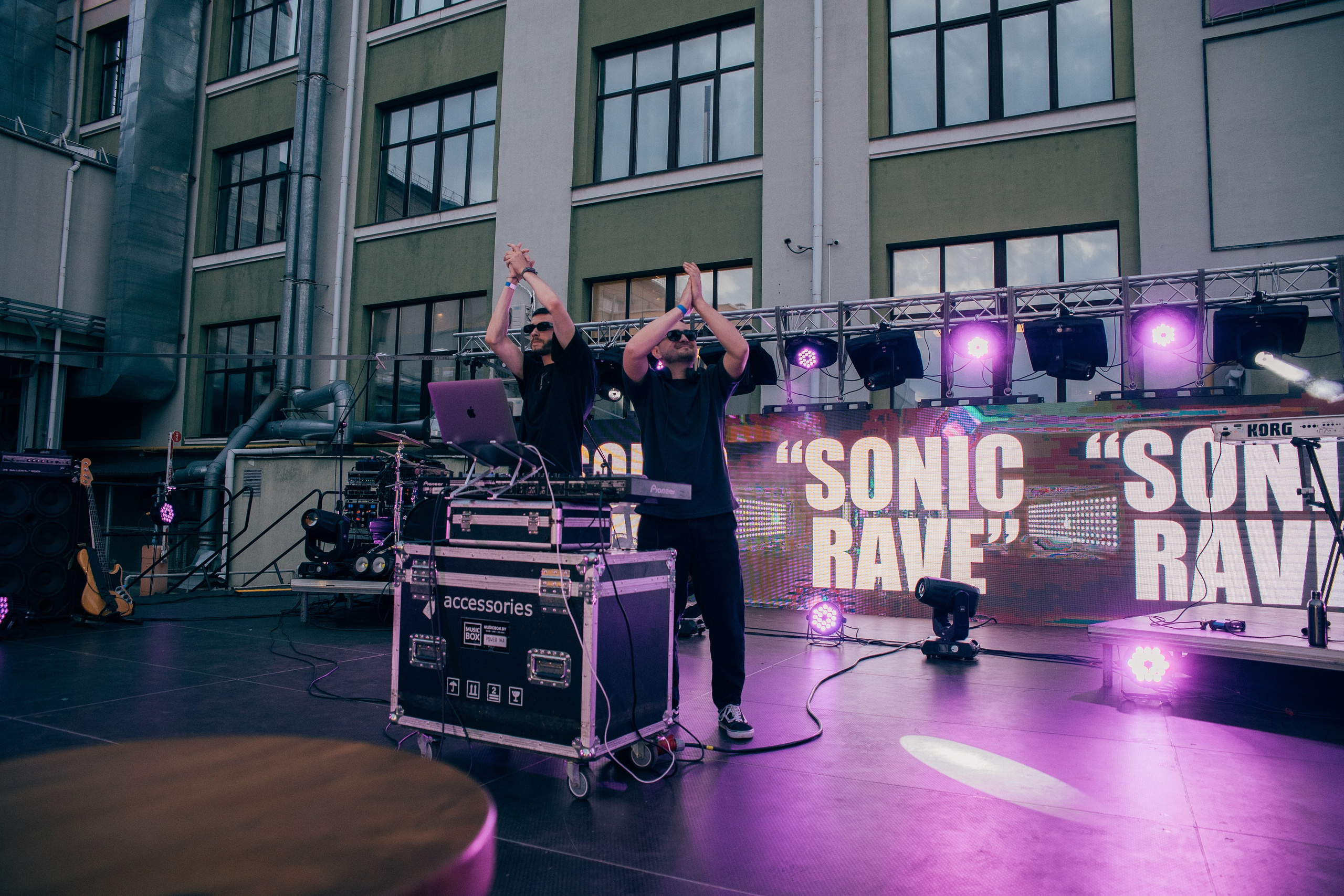 Вечеринки концерты движ. Свадебный, love фотограф