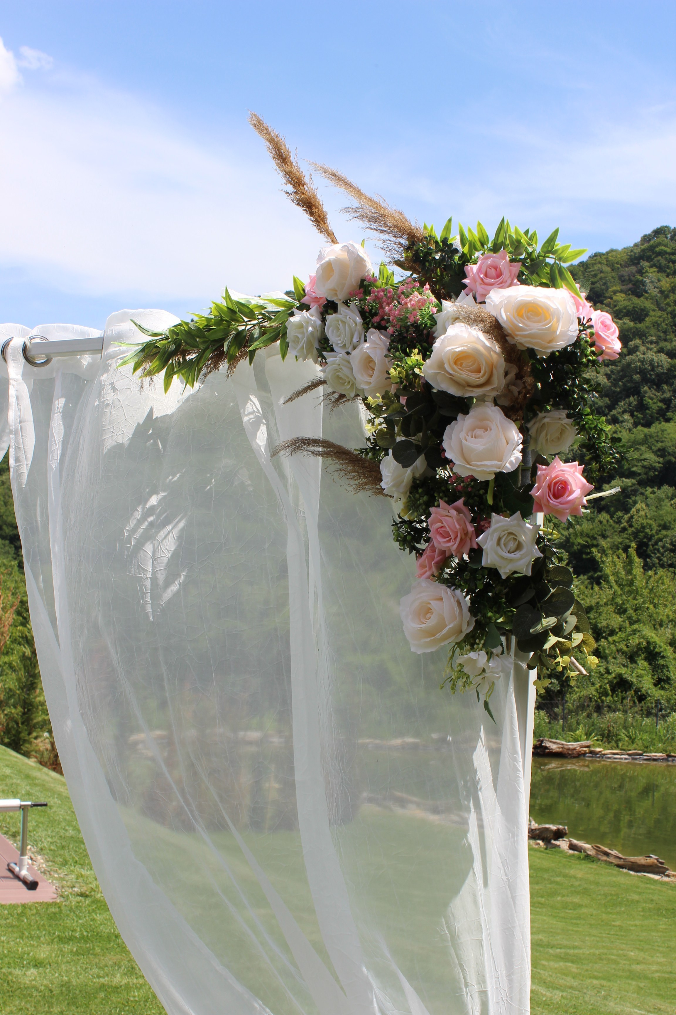 Vjenčanje Devojačko veče Prosidba Dekoracije za vjenčanje Dekoracije za devojačko veče Dekoracije za prosidbu Dekoracija za vjenčanje Dekora. Шары с гелием, фотозоны Нови Сад Белград. Balone i dekoracije od balona Novi Sad Beograd