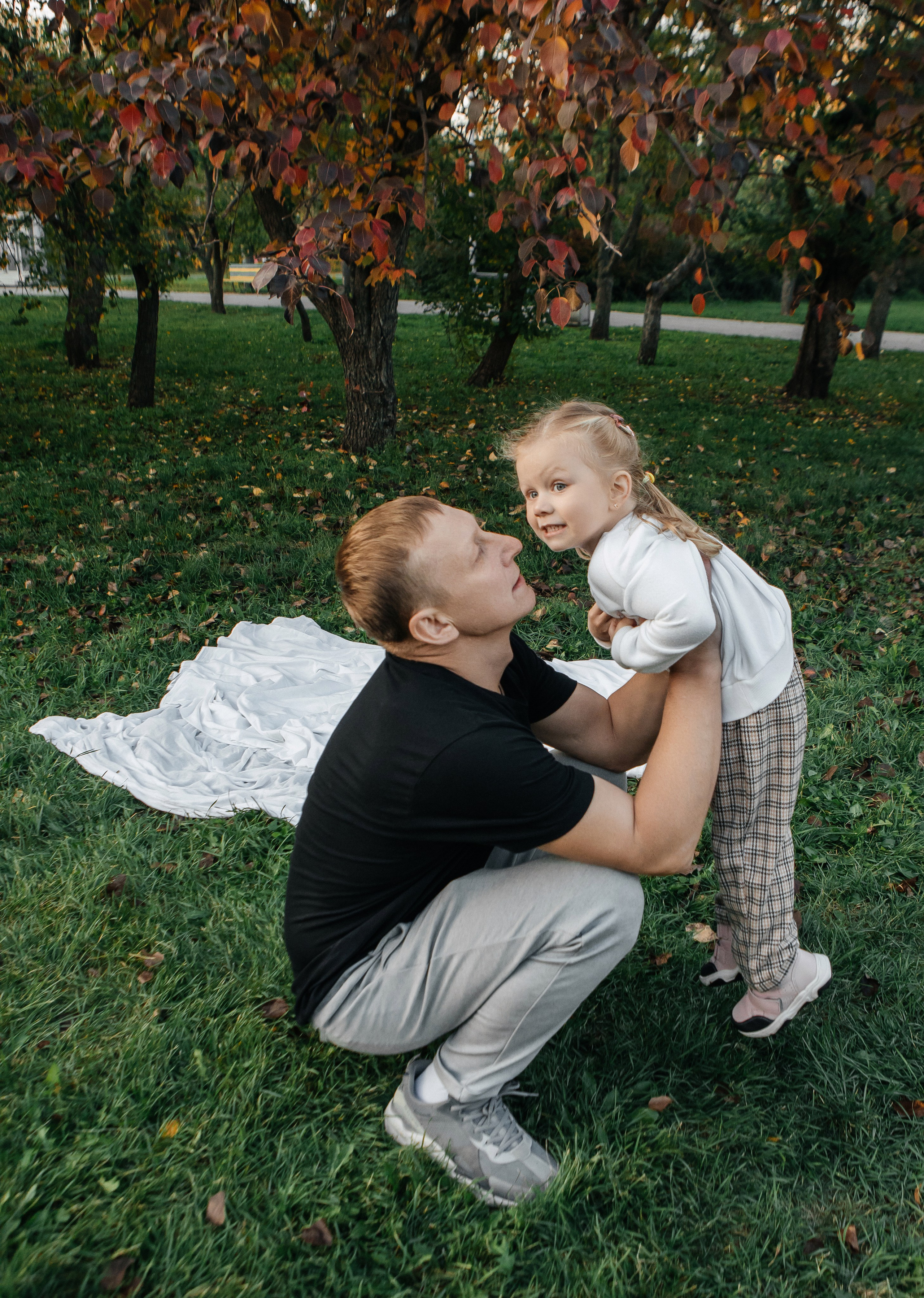 Семейная прогулочная фотосессия. Свадебный и семейный фотограф Ибрагимова Мария из Екатеринбурга