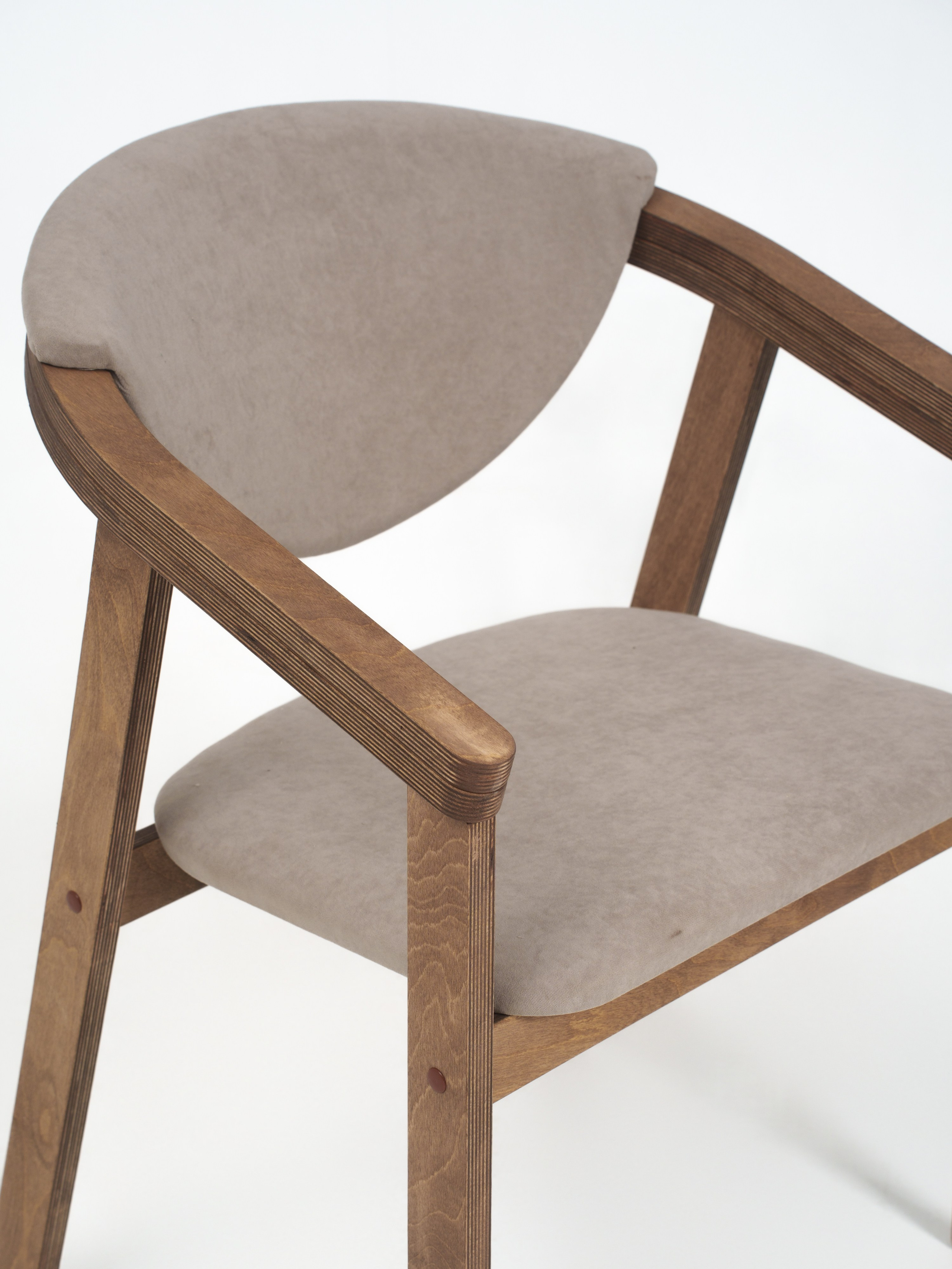 Столы и стулья для маркетплейсов. Иван Упоров — фотограф, рилсмейкер чебоксары