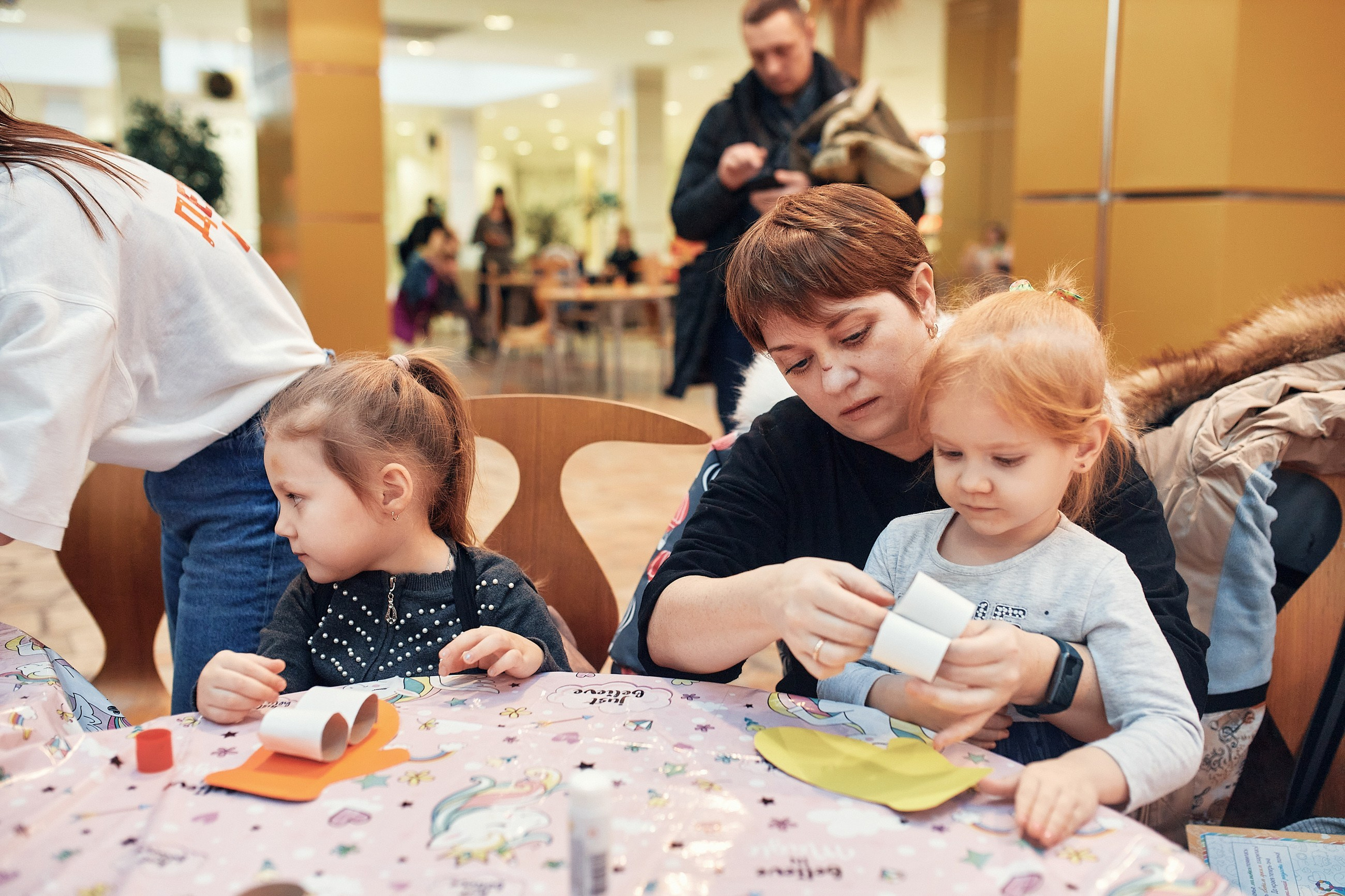 Детский новогодний праздник в ТЦ Июнь. Семейный и репортажной фотограф в Красноярске и Москве Виктор Бабинцев