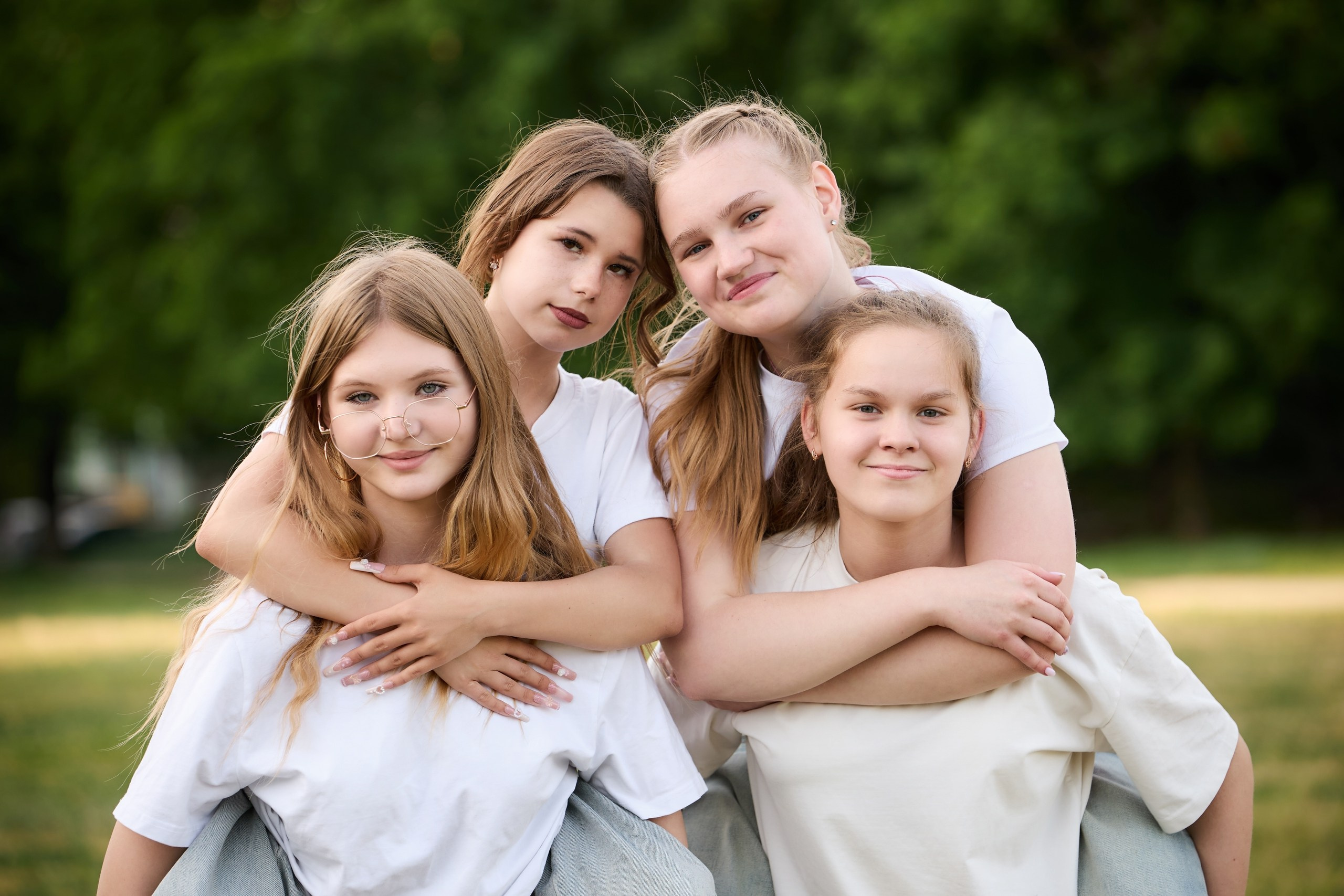 ШКОЛЬНИКИ. УЛИЦА. Фотограф Татаринов Андрей (Донецк / Макеевка)